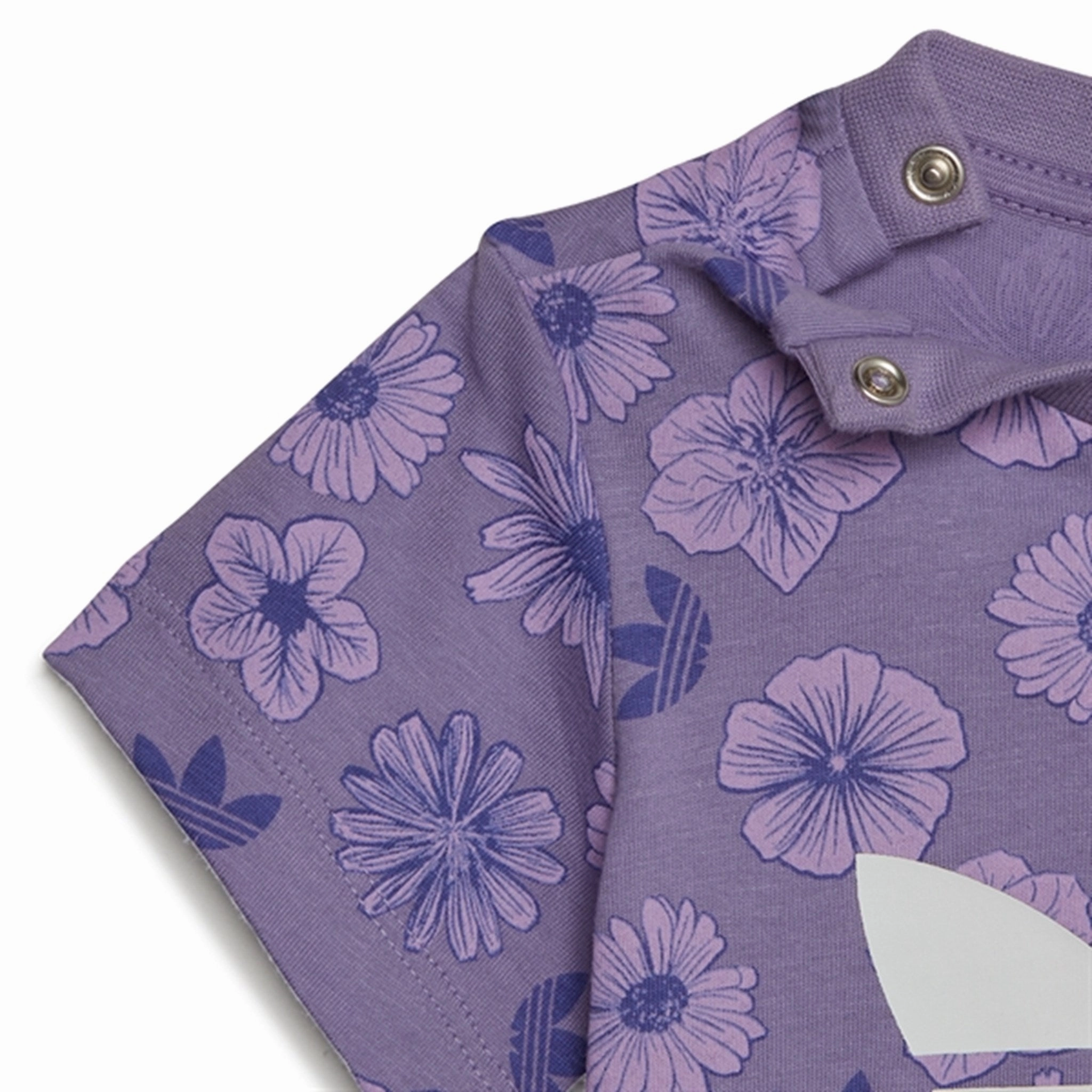 Functional Clothing Windproof Design adidas Originals Maglil / Multi Color Shorts Tee Set