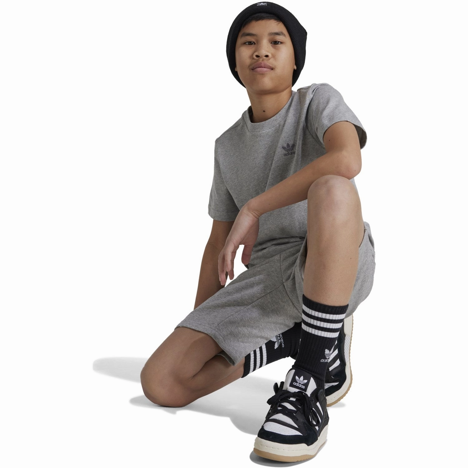 adidas Originals Medium Grey Heather T-Shirt Cozy Style