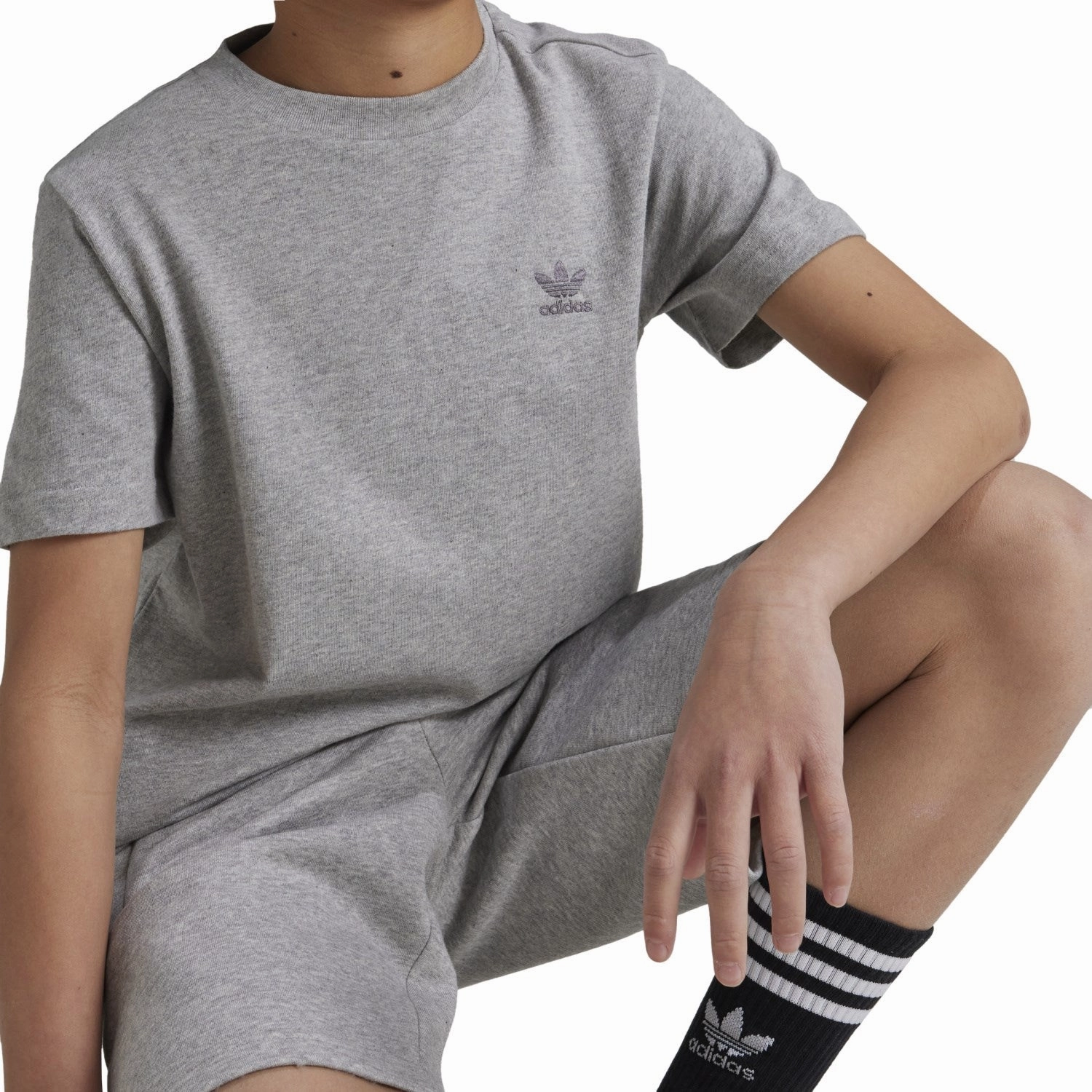 Beach relaxation adidas Originals Medium Grey Heather T-Shirt