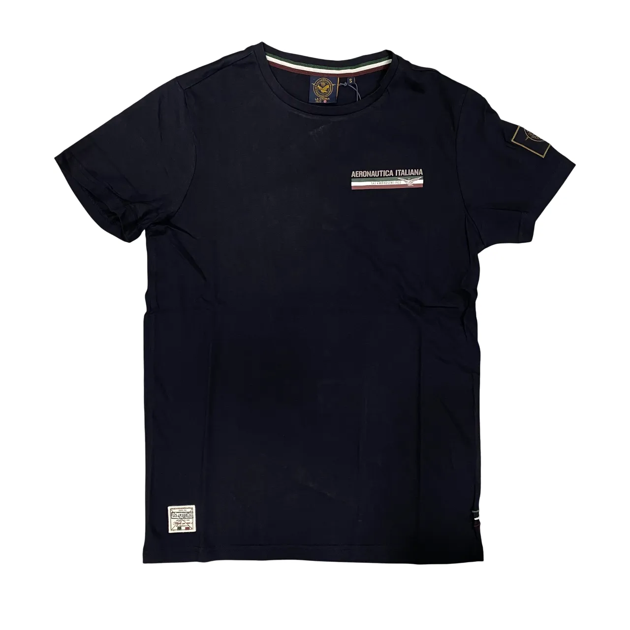 Aeronautica Italiana maglietta manica corta da uomo 010395 blu coordinate with other items Reversible Design Concept