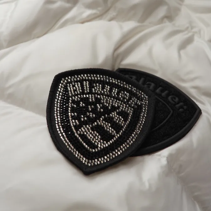 festival Blauer piumino lungo da donna con cappuccio a linee geometriche Althea 24WBLDK03052-006047 bianco