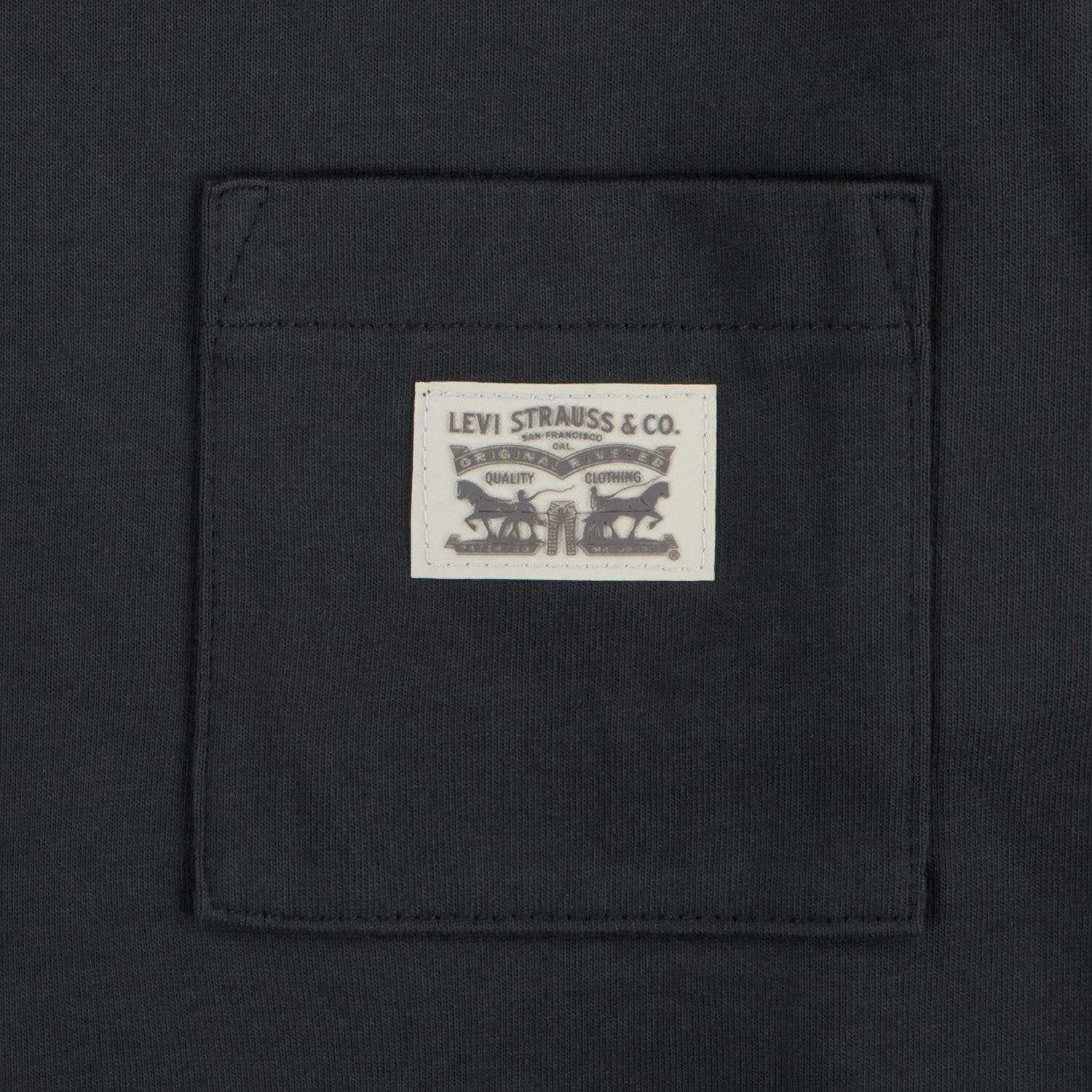 Camping Essential Fall Fashion Levi's BLACK Organic Patch Pocket Tee