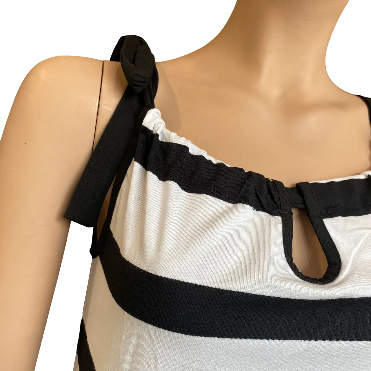 Astrolabio vestito da donna a fasce bianche e nere M78H 500 Move Free Smart Comfort