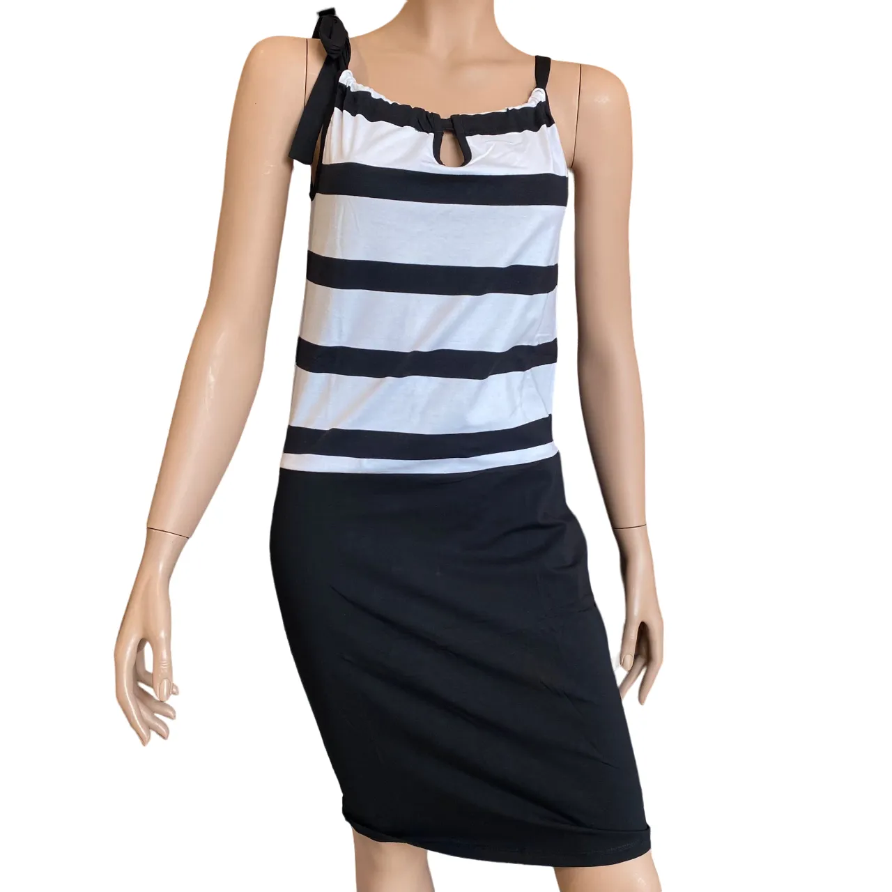 Astrolabio vestito da donna a fasce bianche e nere M78H 500 Tiered Skirt