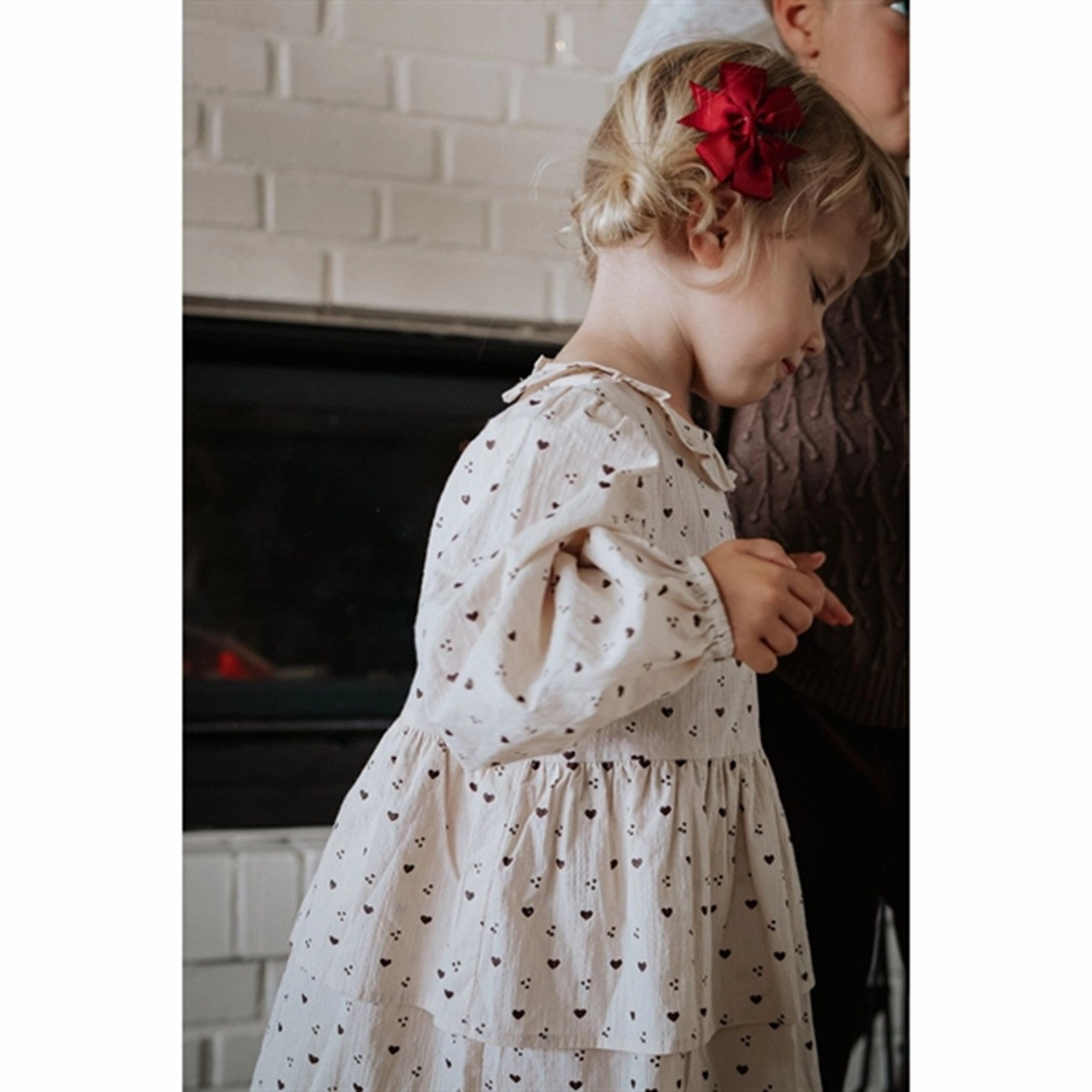 Soft Finish Color Soft Fliink Sandshell Aop Winter Ls Dress