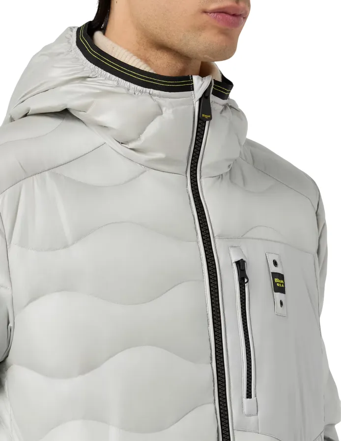 Blauer pumino leggero da uomo con cappuccio e cucitura ad onde 25SBLUC03012-006719 933 ghiaccio Flight