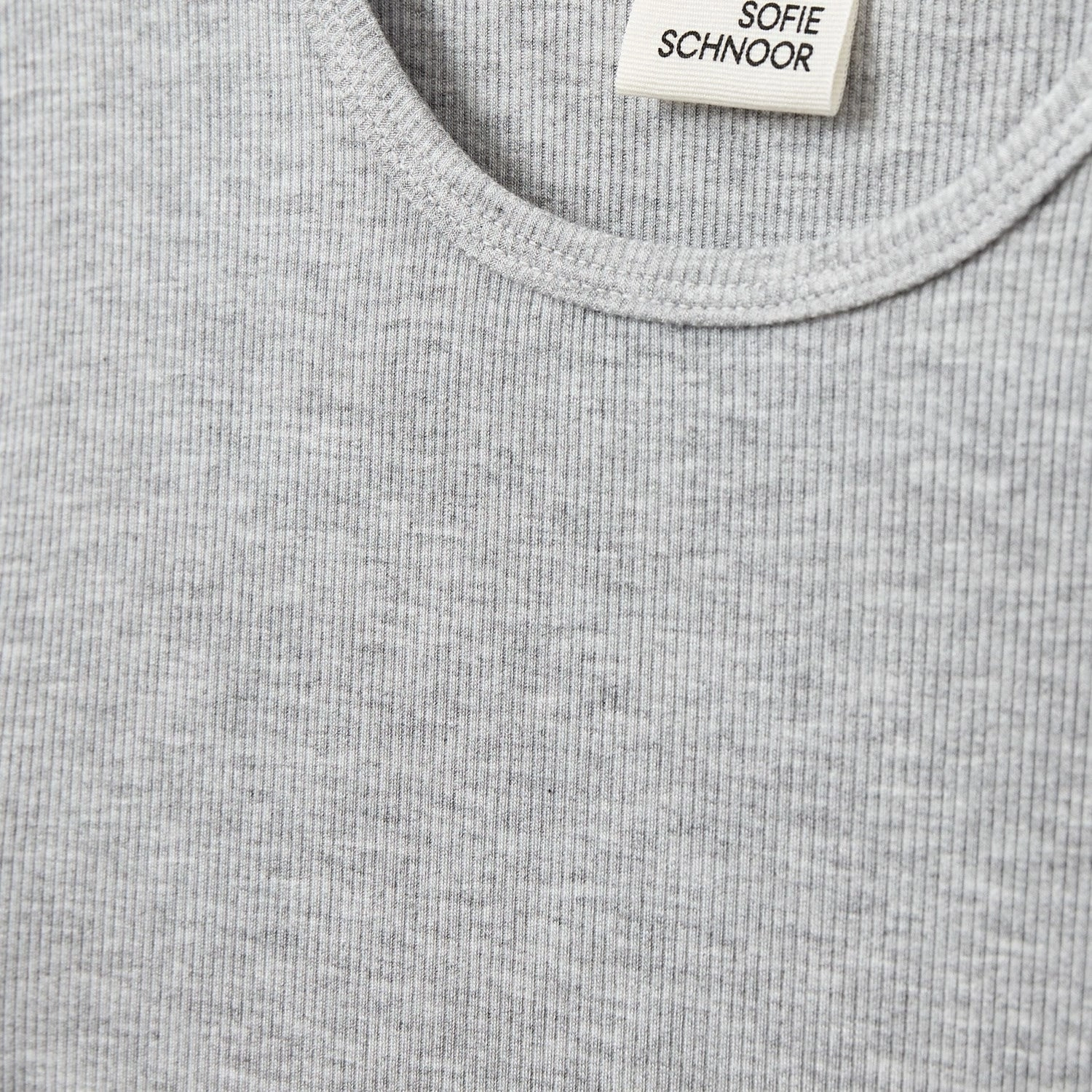Sofie Schnoor Grey Mel Nataliasy Rib T-Shirt Perfect for Workouts Boat neck style