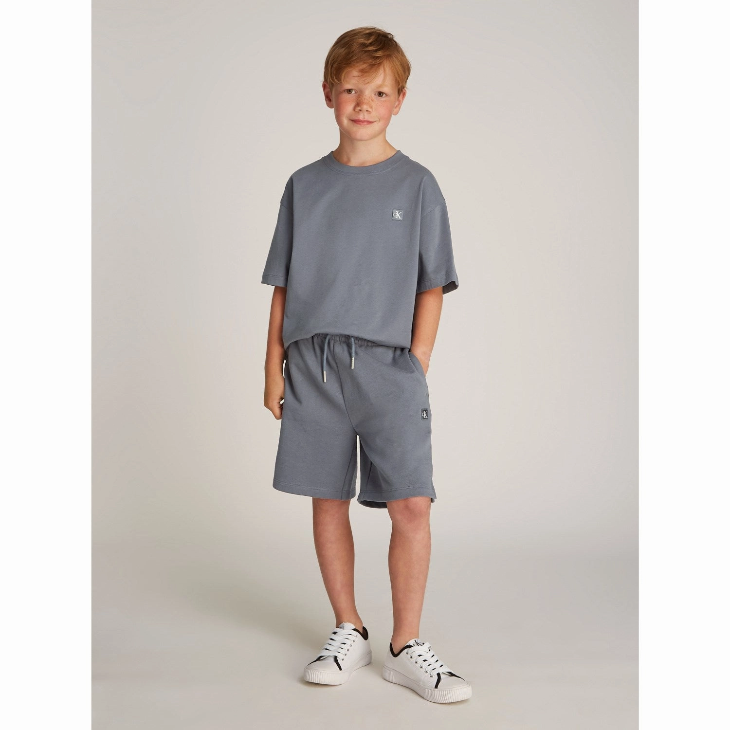 Sport Mood Wide Leg Opening Calvin Klein Grisaille T-Shirt/Shorts Relaxed Set