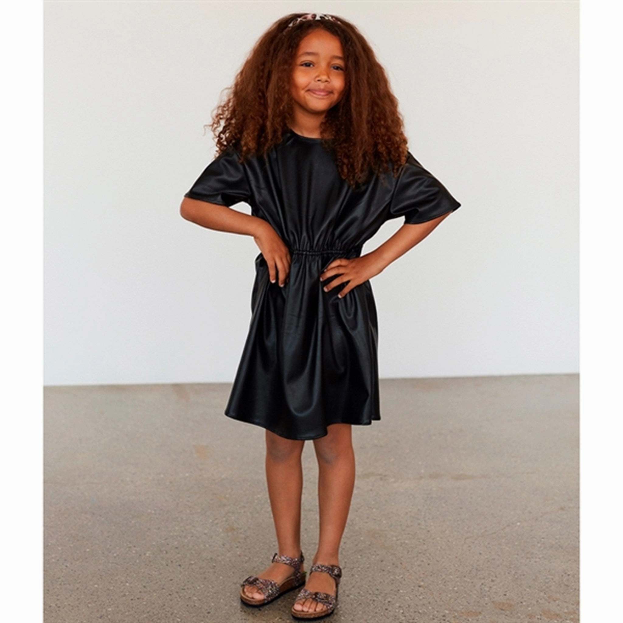 Drape Wave Comfy and Relaxed Sofie Schnoor Black Dress