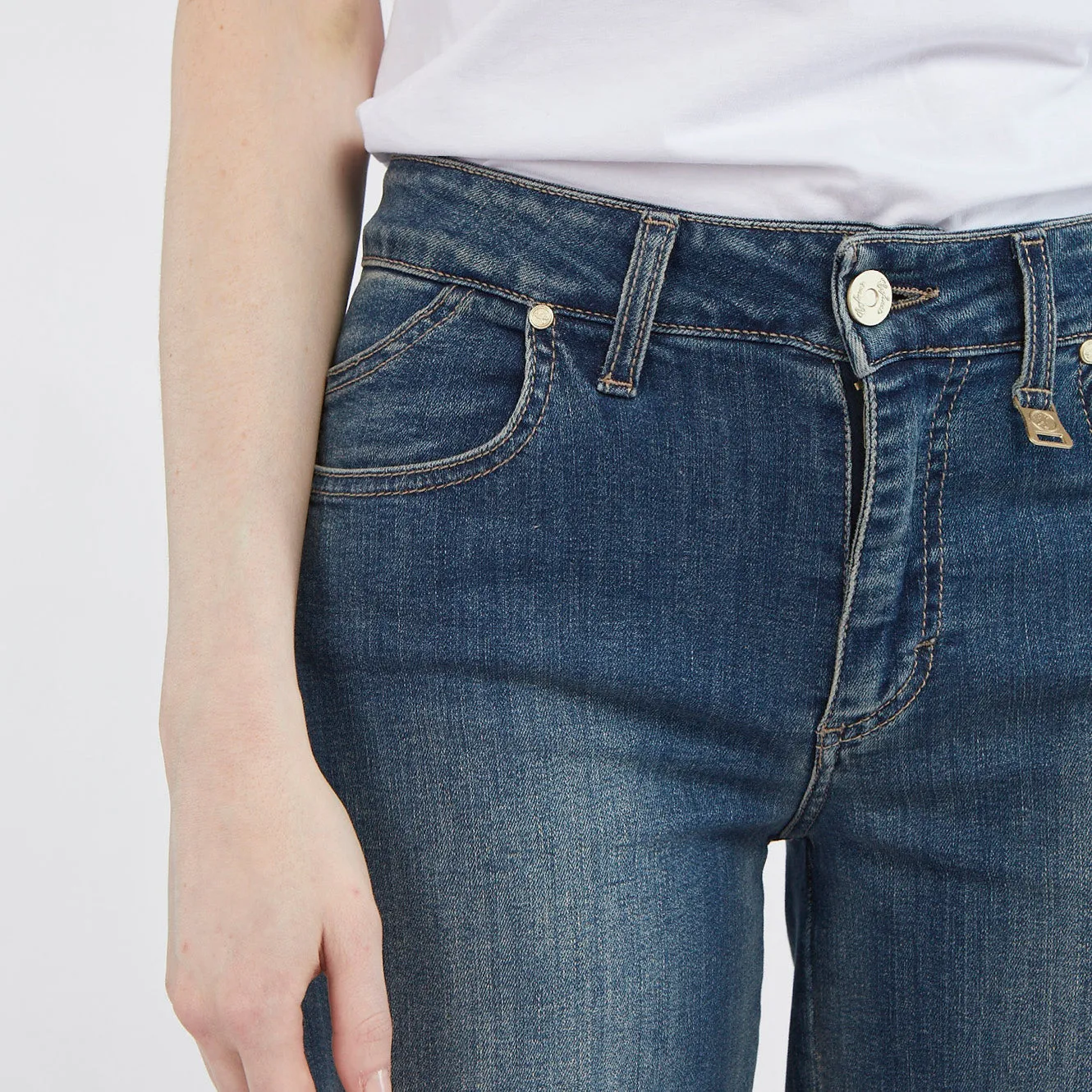 Outdoor Essentials TailoredSilhouette Caf??Noir Pantalone Denim Culotte Greta C7JJ3150 B007 blu medio chiaro