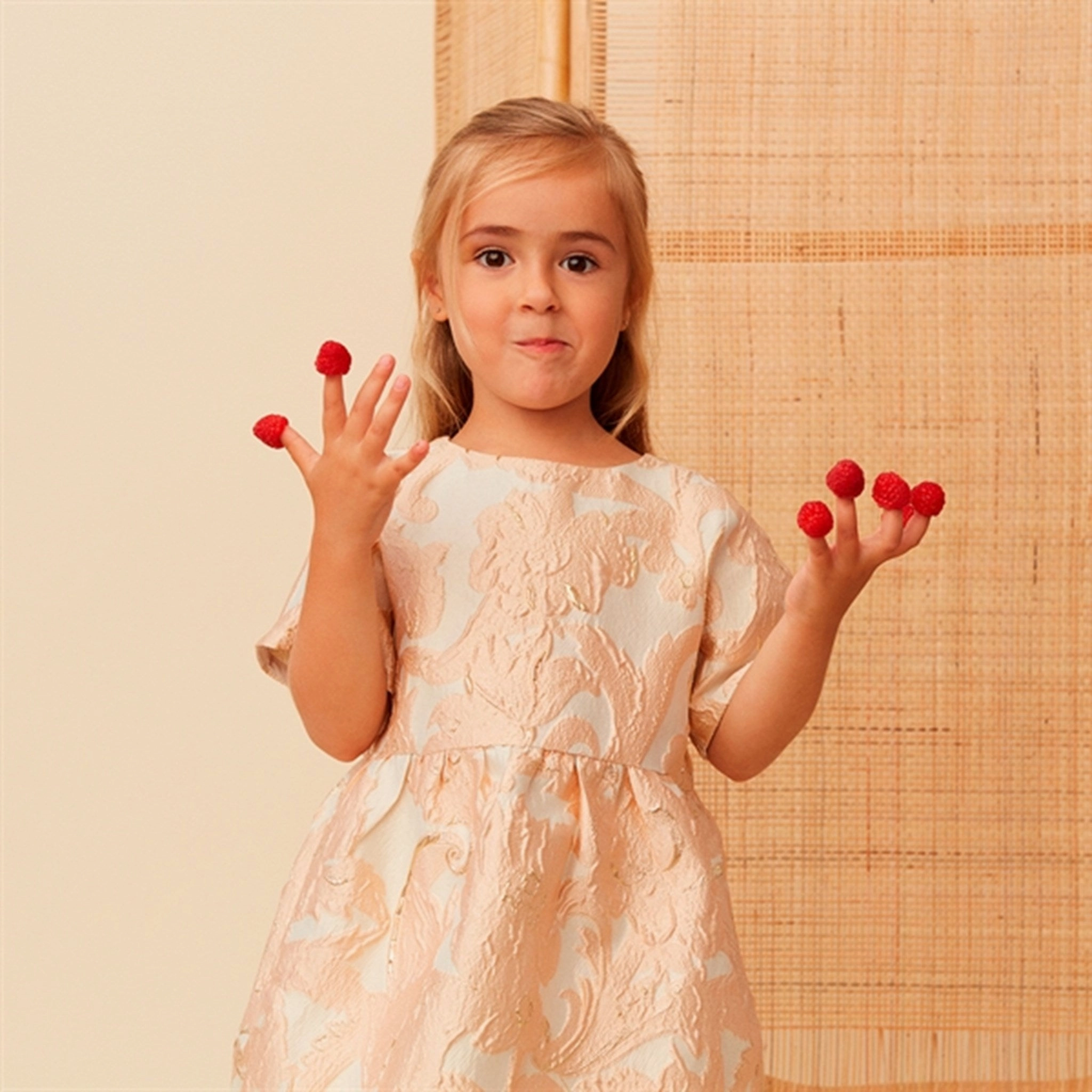 Sofie Schnoor Light Rose Dress confident look