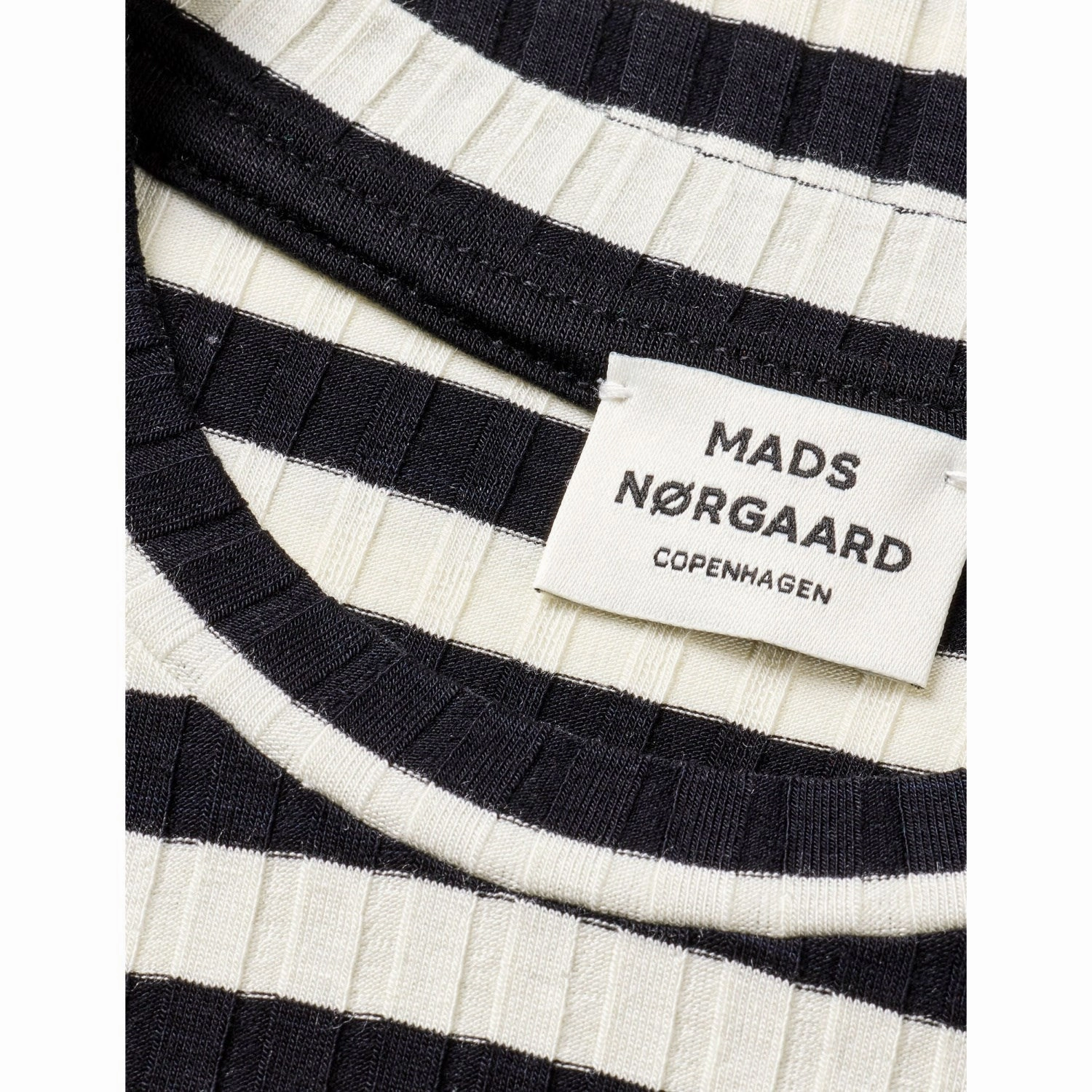 Mads N?rgaard Black/Vanilla Ice 5X5 Classic Stripe Tuviana Tee Everyday apparel