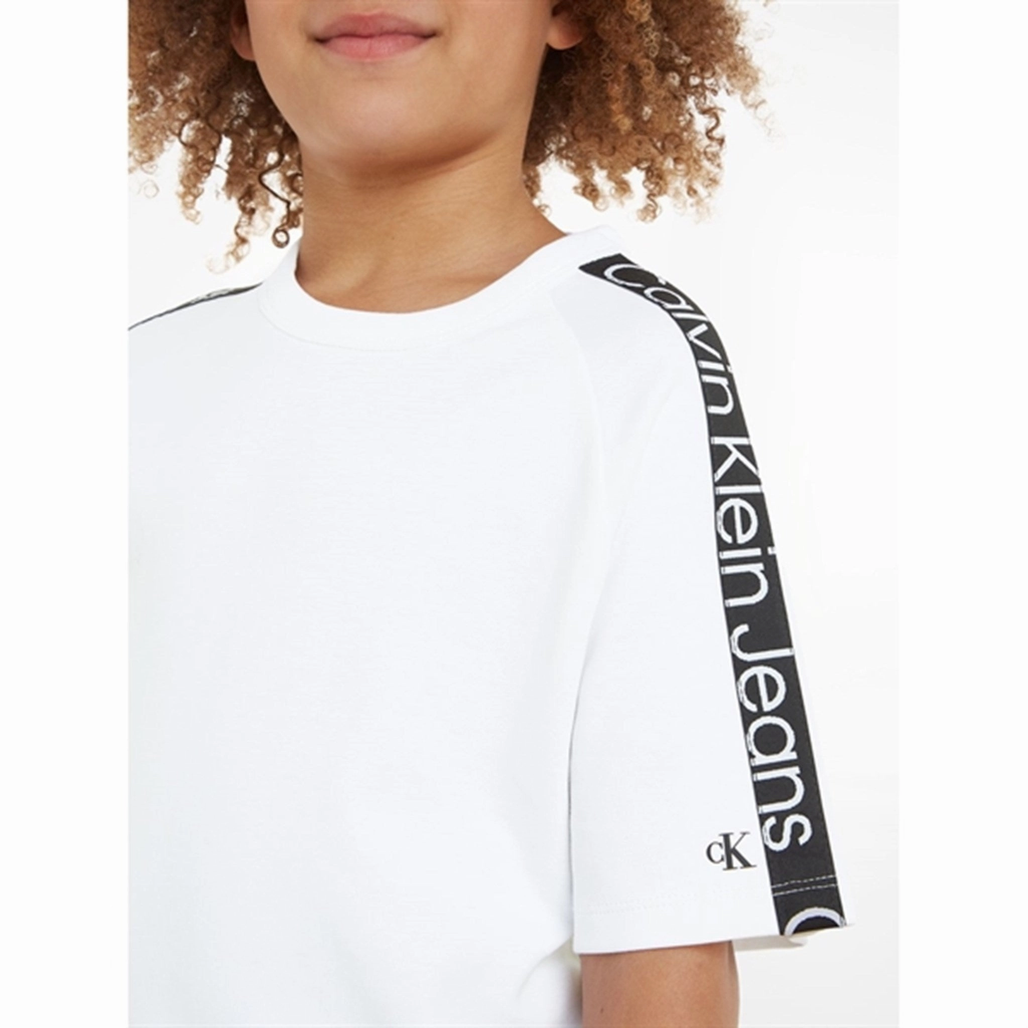 Unisex versatility Calvin Klein Ckj Tape Ss T-shirt Bright White