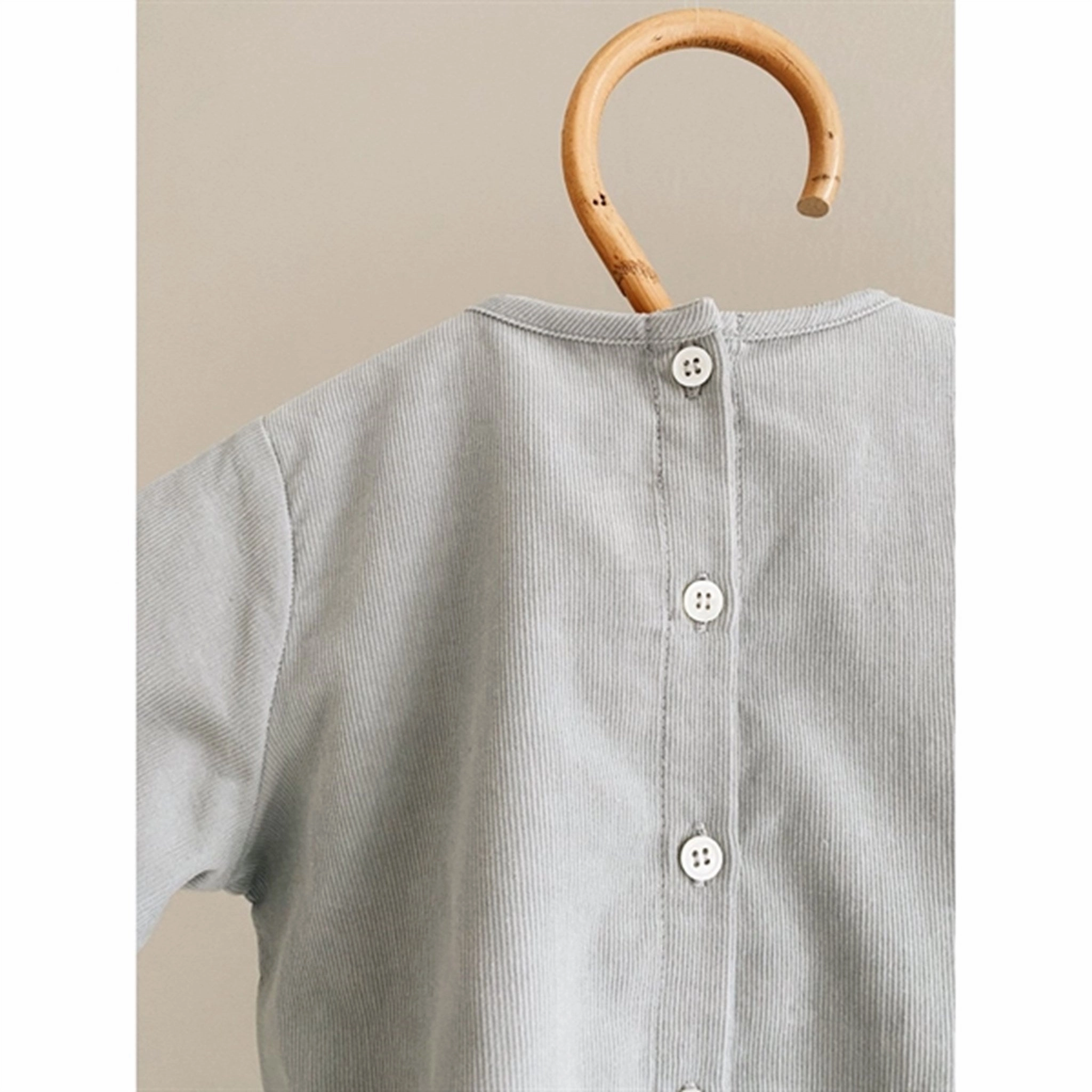 lalaby Barely Blue Holly Shirt Smooth Stitch Pattern