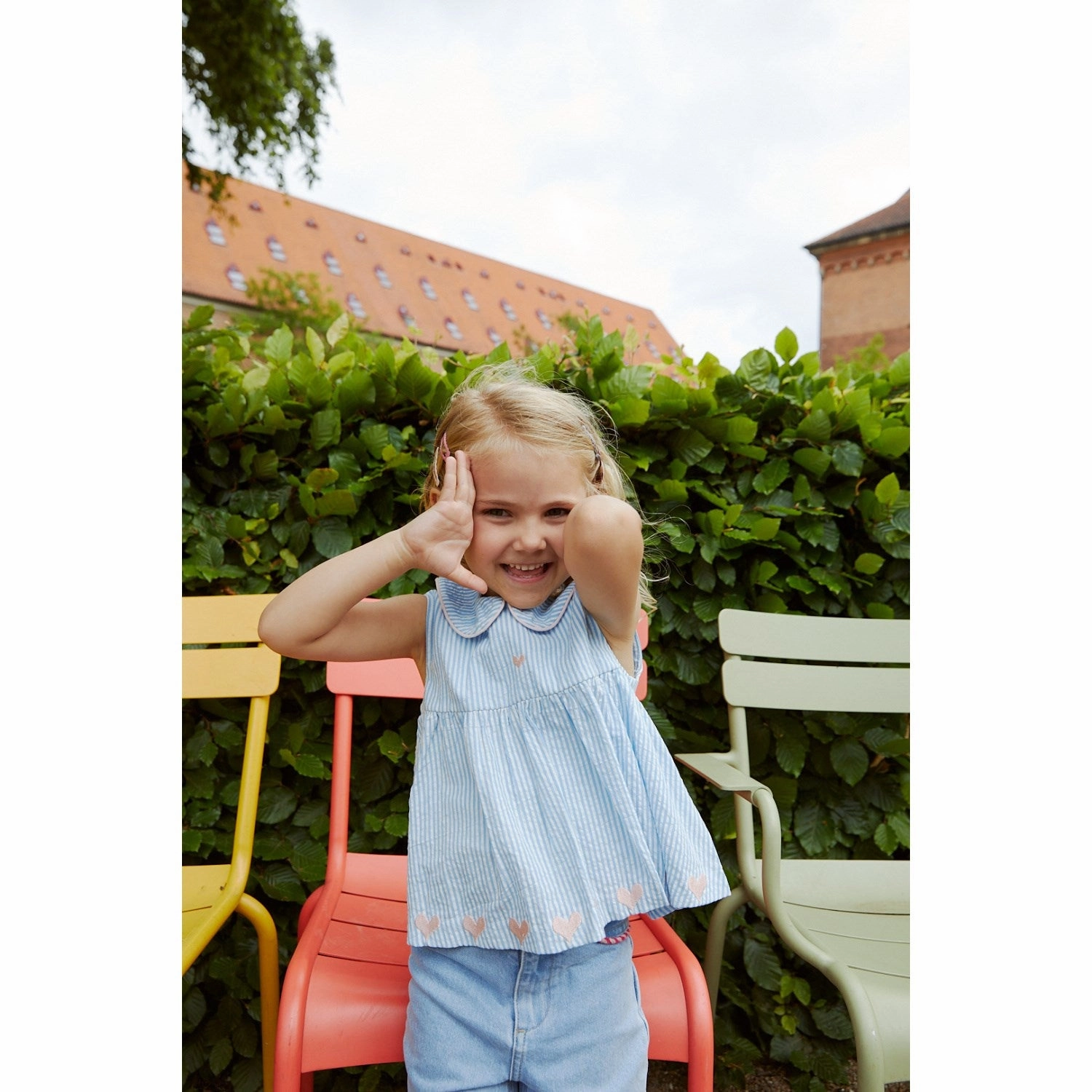 COPENHAGEN COLORS Sky Blue W Cream Stripe W. Soft Pink Seersucker Ss Blouse W. Hearts Printed Logo