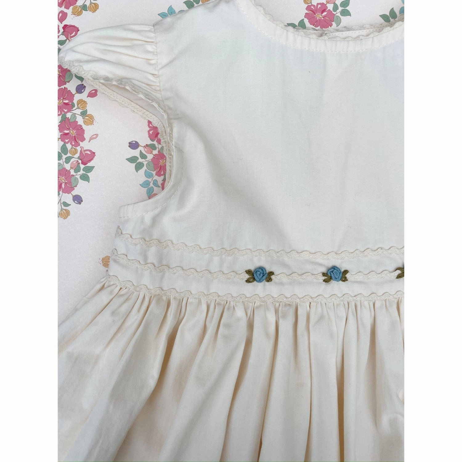 Konges Sl?jd Eggnog Celebration Aaliyah Dress GOTS Fresh Outfit Garden Scene