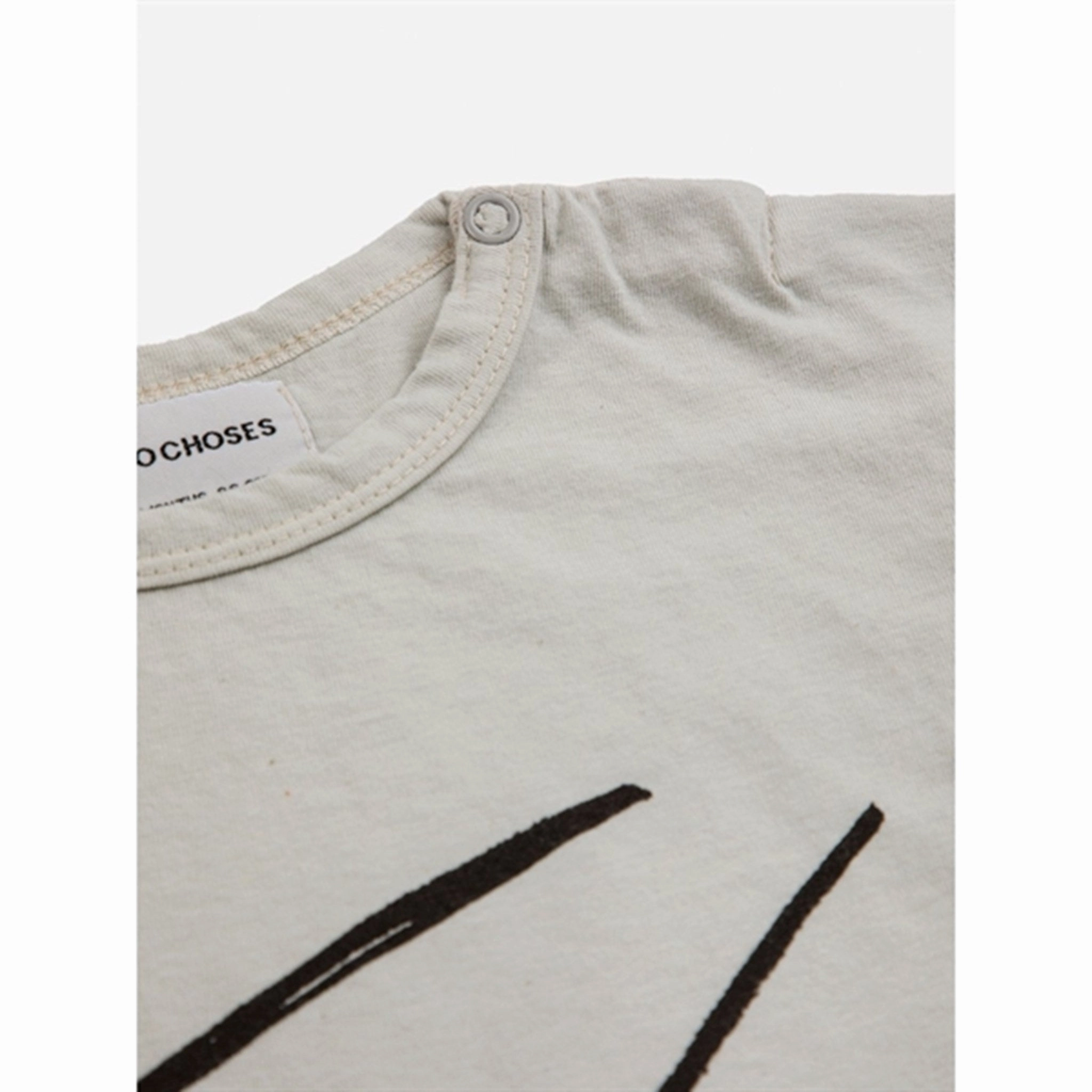 Bobo Choses Baby Play The Drum T-Shirt Beige Travel Trend Look