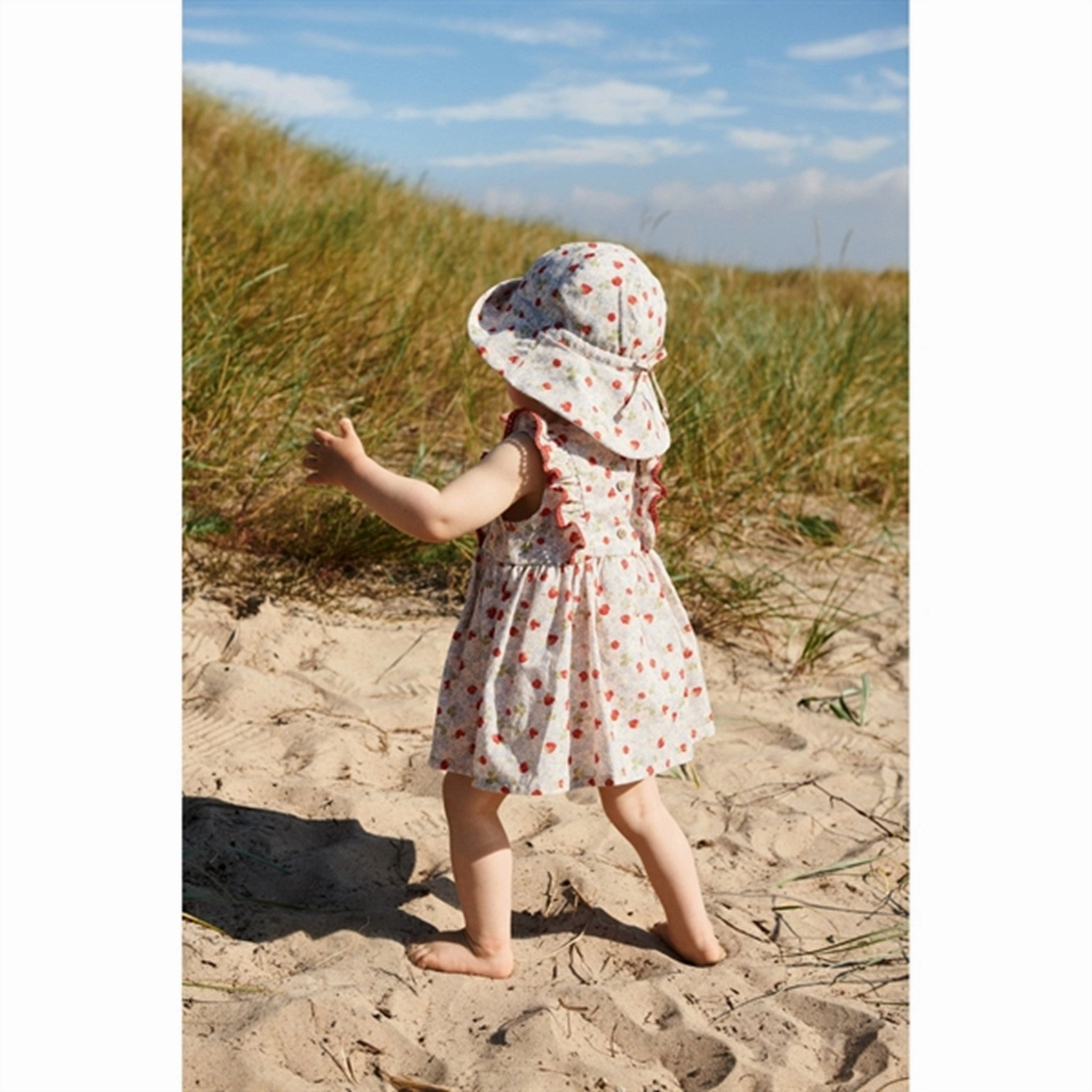 Feminine Fit Charming Fit Wheat Rose Strawberries Body Dress Suit Lace Sofia