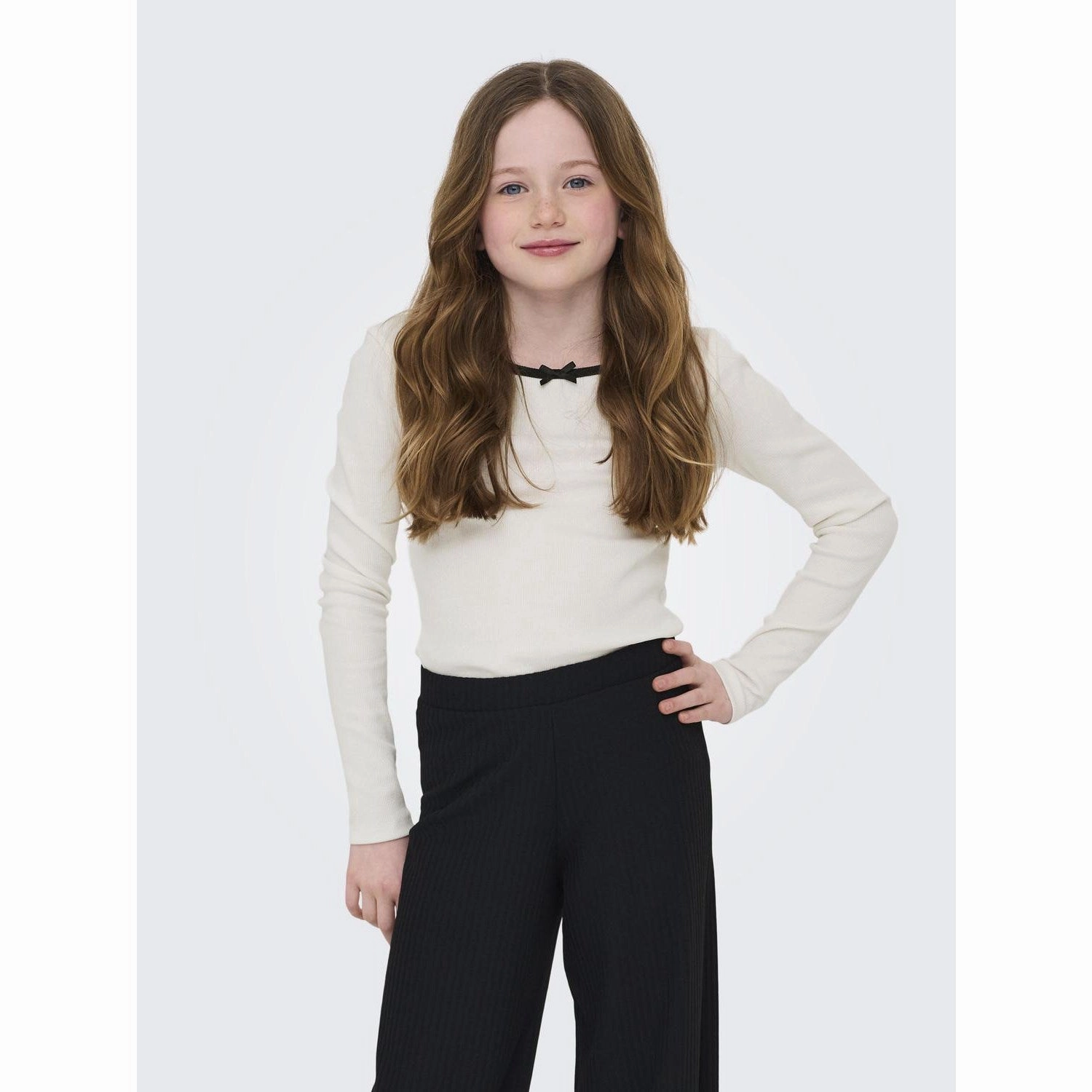 kids ONLY Cloud Dancer Black Bow Kogsofia L/S Bow Top Jrs High-Quality Craftsmanship Stylish Detail