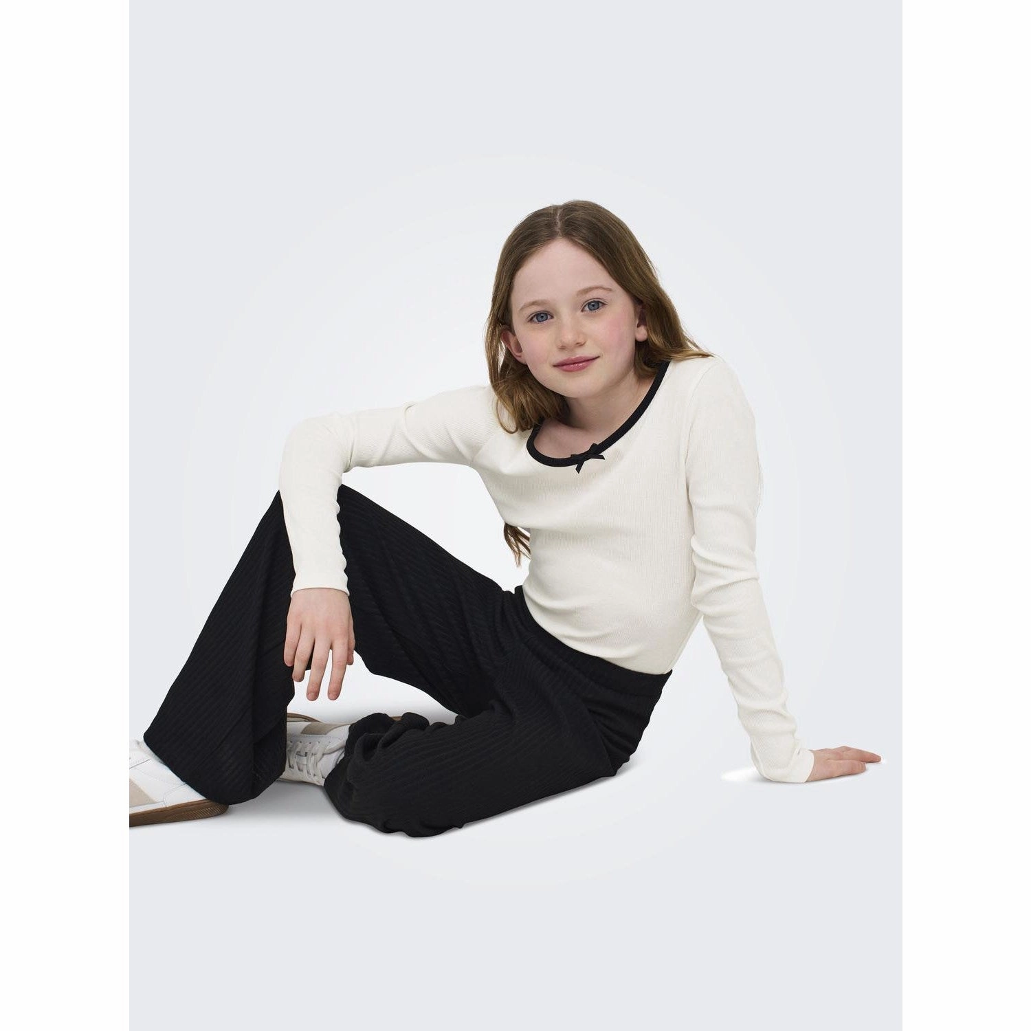 kids ONLY Cloud Dancer Black Bow Kogsofia L/S Bow Top Jrs Tagless label