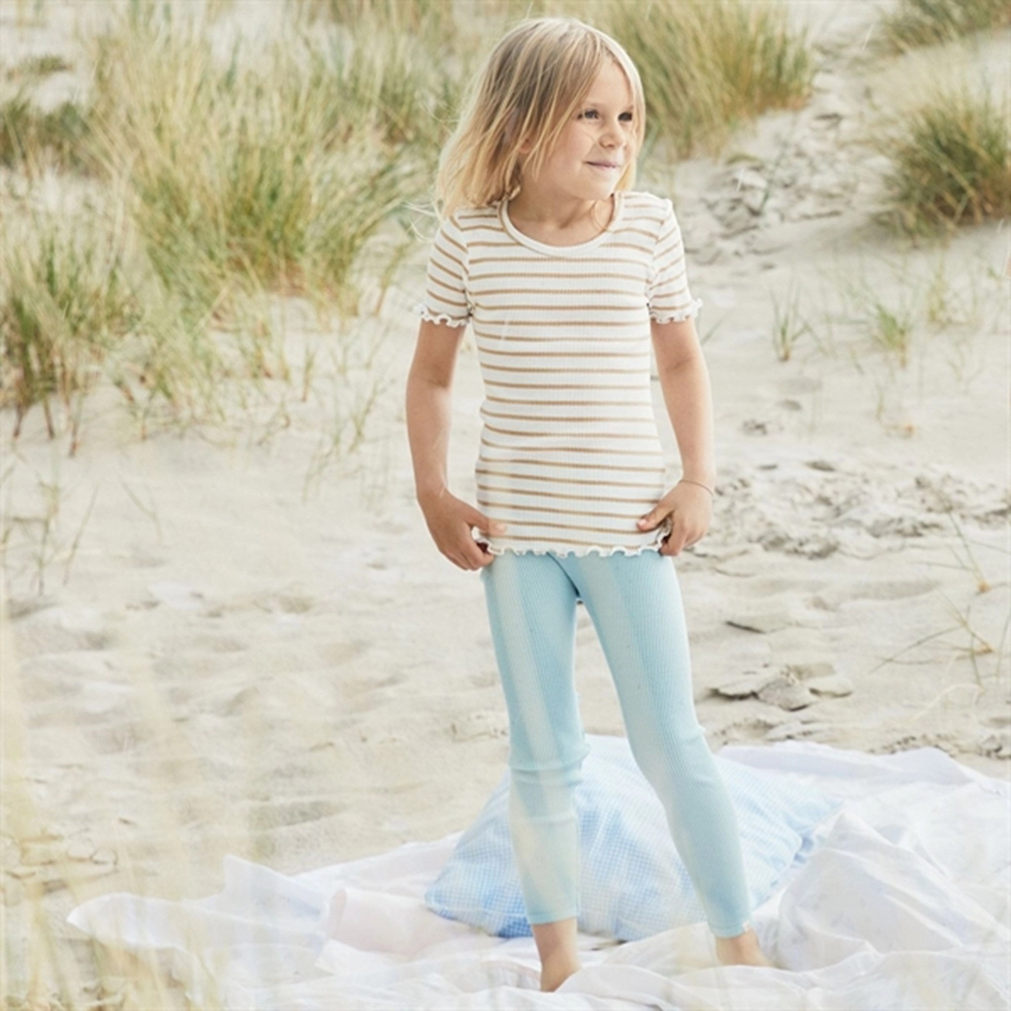 Minimalisma Blomst Blouse Honey Stripes Hidden Button Placket Wardrobe Must-Have