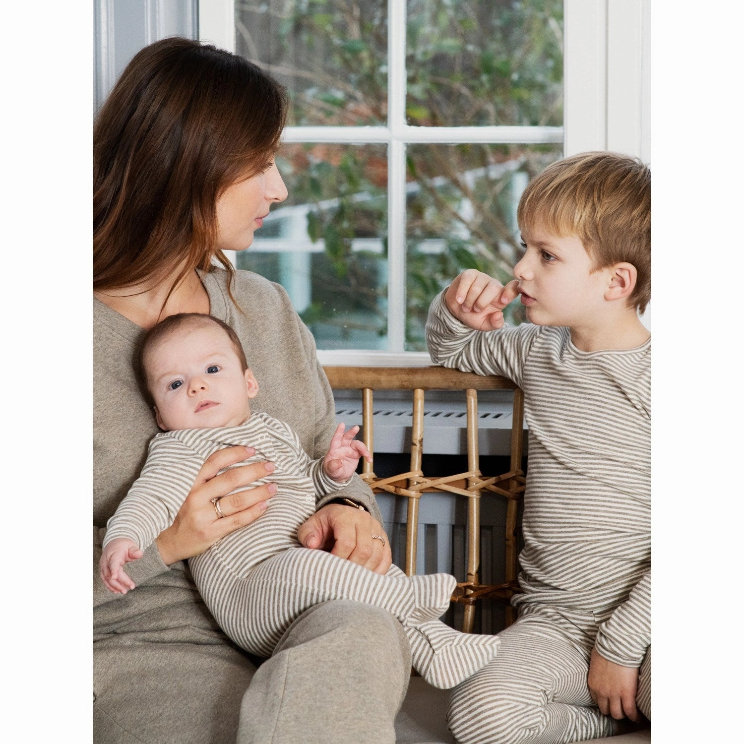 Black Tie Optional Serendipity Taupe/Offwhite Slim Blouse Stripe