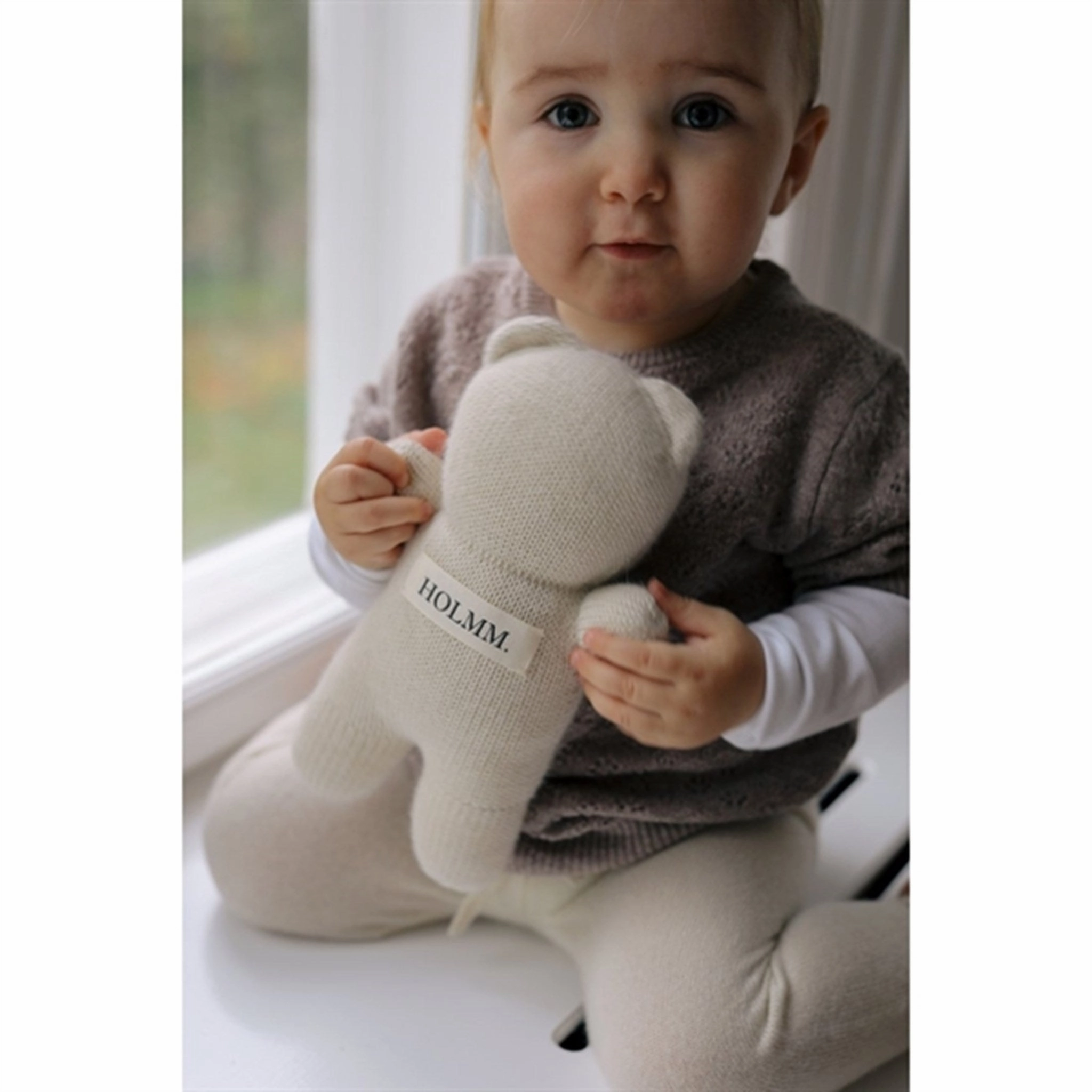 HOLMM Toast Nero Cashmere Knit T-shirt Modern Style Trend