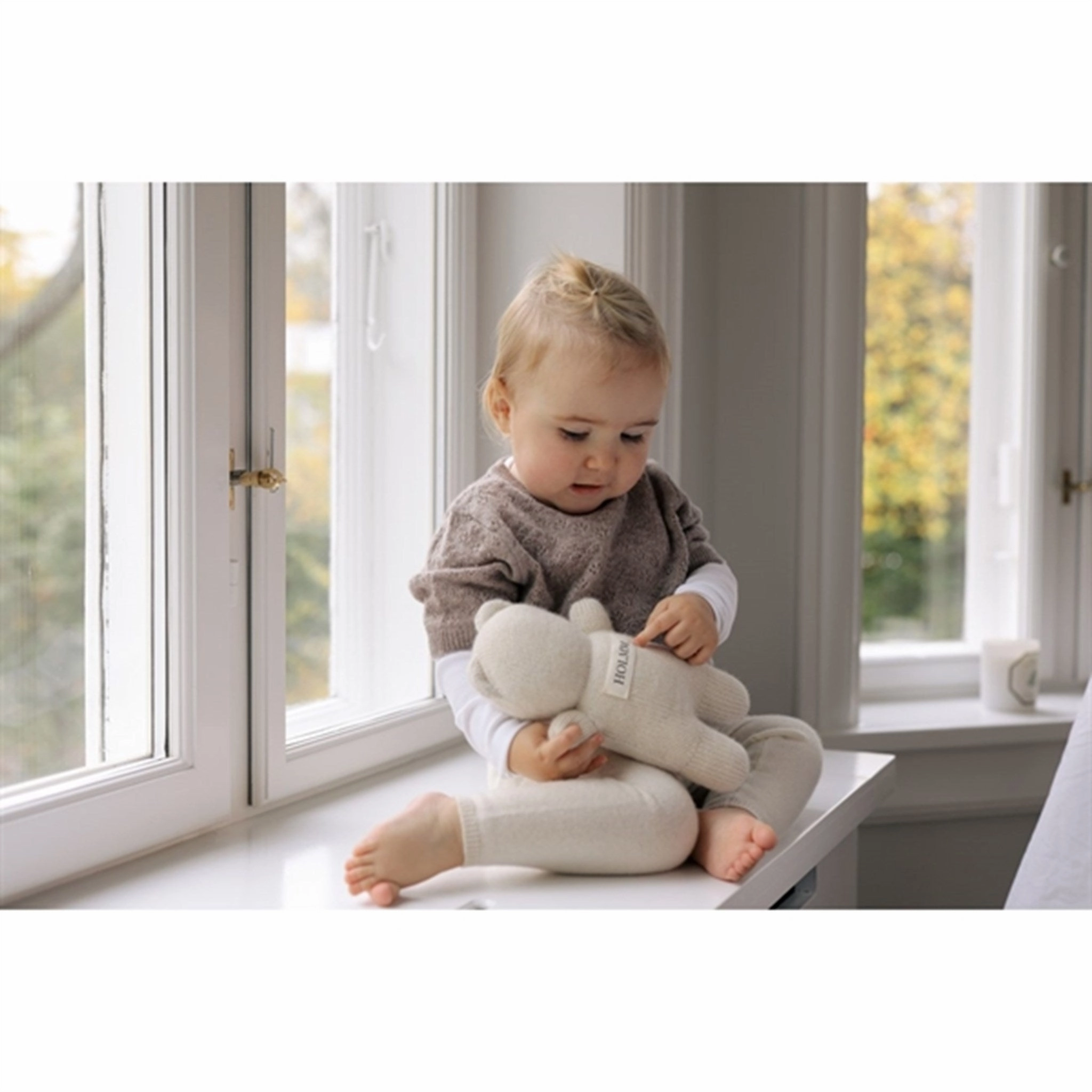 SoftenedNeckline HOLMM Toast Nero Cashmere Knit T-shirt