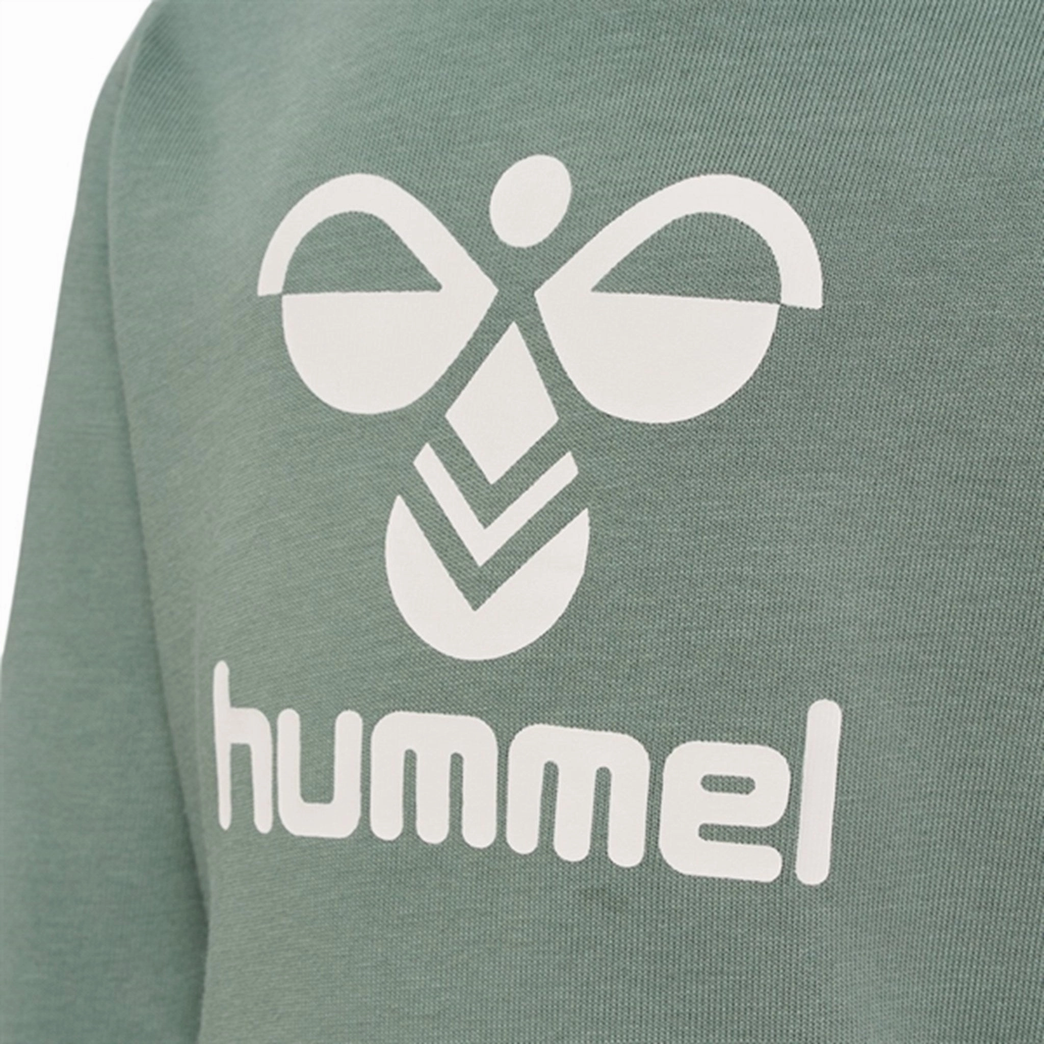 LightweightPerformance Market Hummel Laurel Wreath Arine Crewsuit