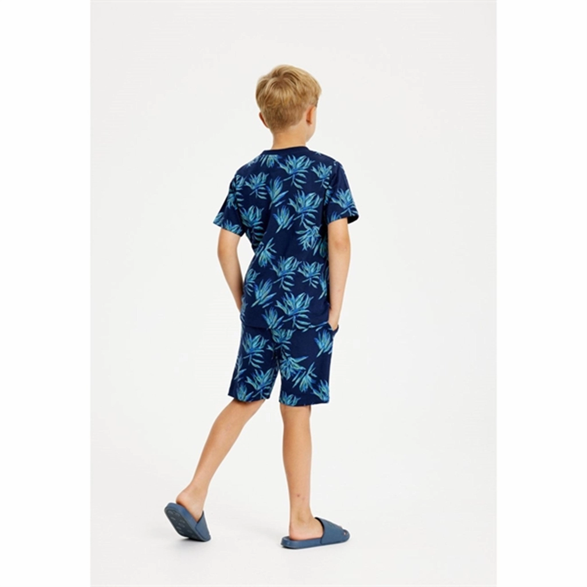 THE NEW Navy Blazer Leaf AOP Genuine T-shirt Premium Comfort