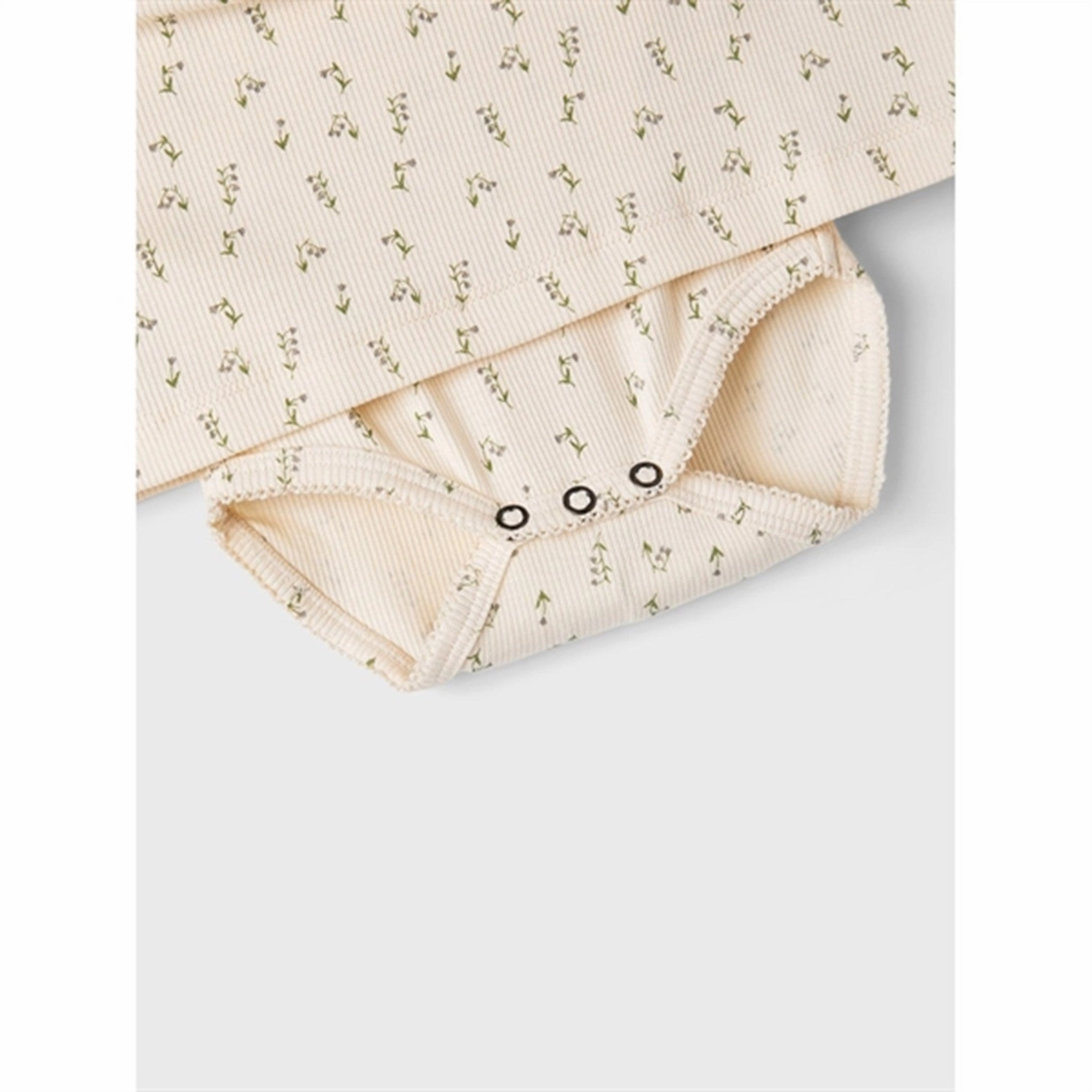 Lil'Atelier Whitecap Gray/Wet Weather Gago Loose Dress Bright Bloom QuickReleaseClasp