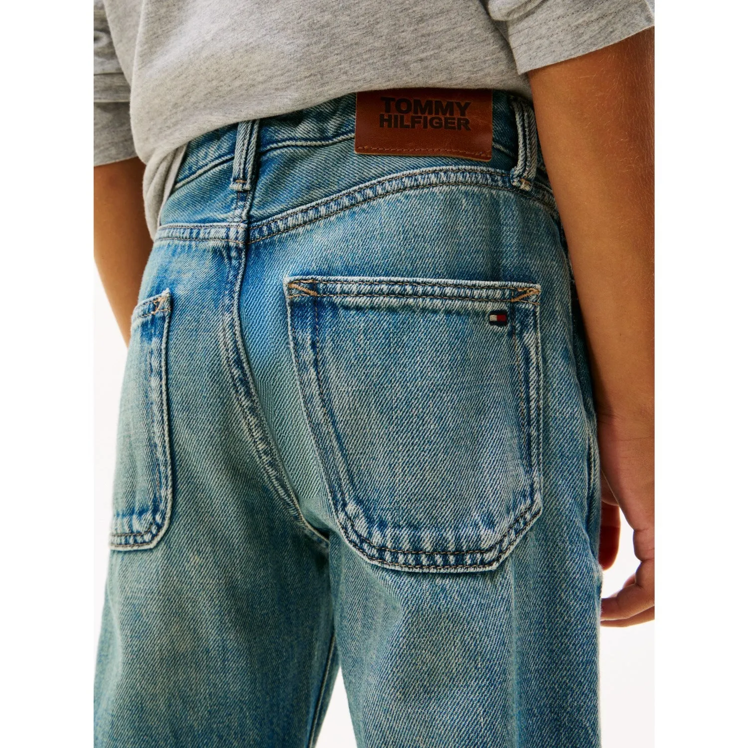 Tommy Hilfiger Vintage Worn Modern Straight Vintage Denim Jeans Clean Silhouette