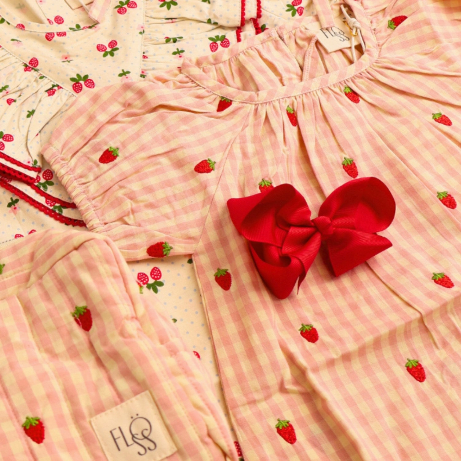 One-Shoulder DoubleLayeredMaterial Fl?ss Pink Berry Gingham Dolly Dress