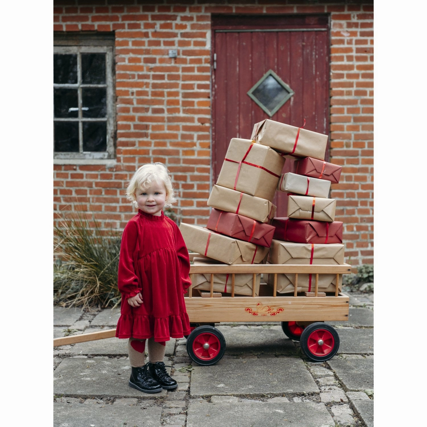 Hust & Claire Teaberry Donna Dress Gloss Accent