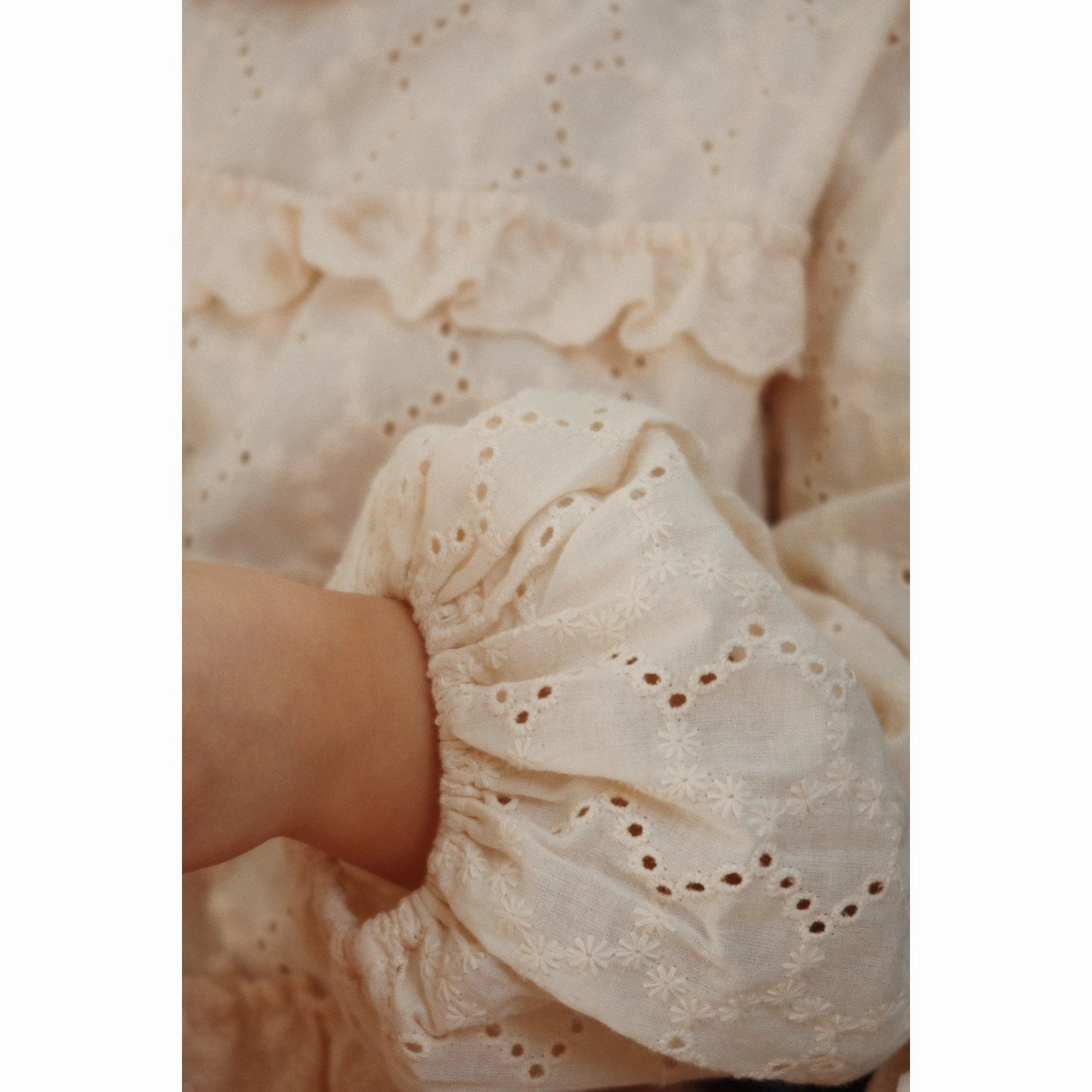 Soft Motion Satin Touch Konges Sl?jd Buttercream Frilla Dress