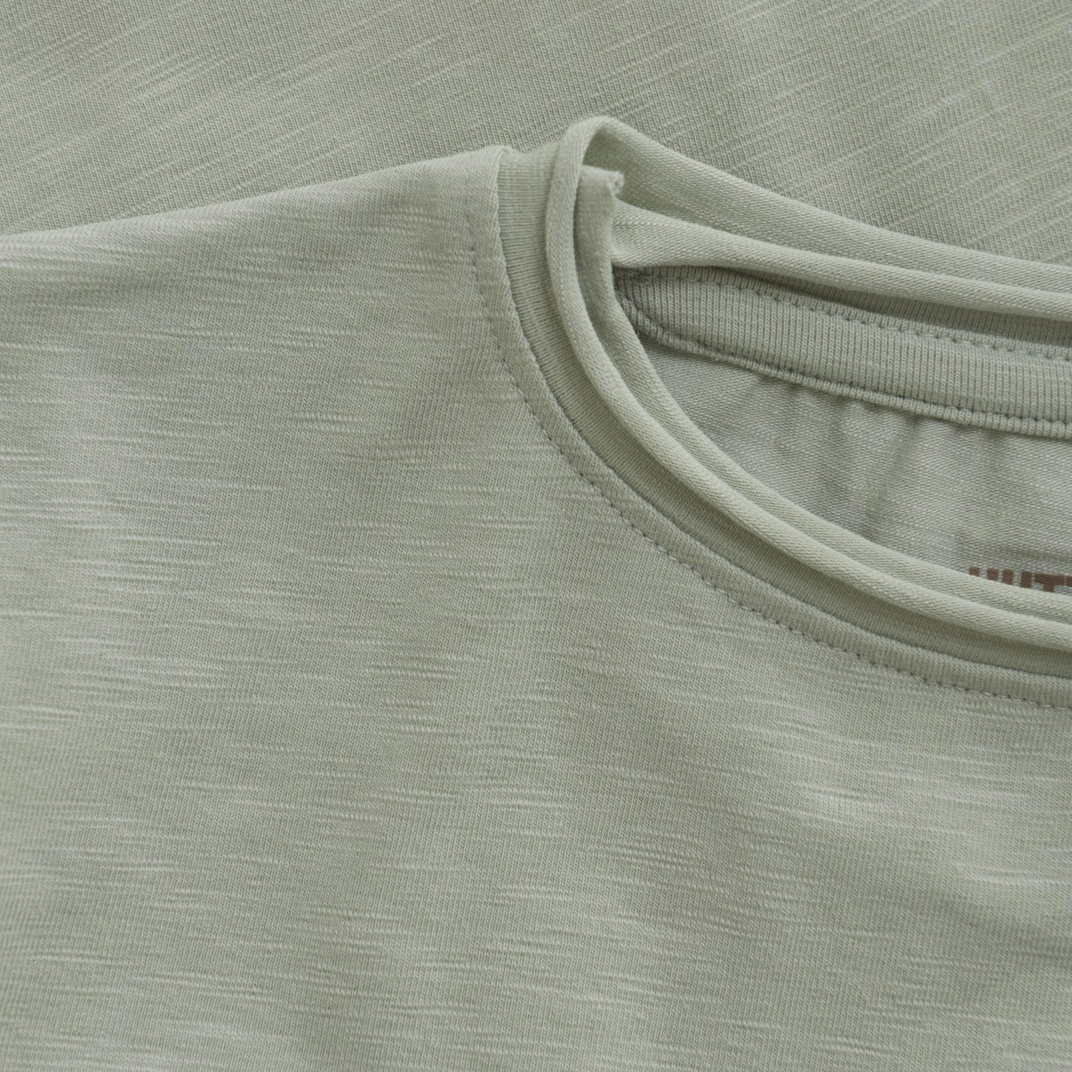 Huttelihut Desert Sage T-Shirt Sleek Layer Outdoor Essentials