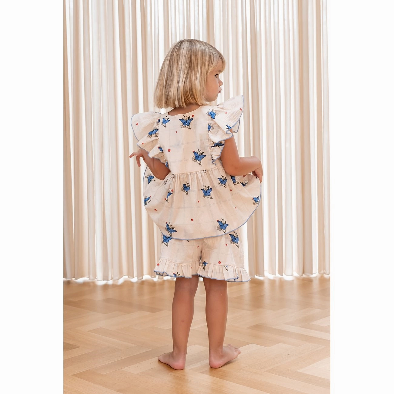 Metallic Finish Budget Friendly Fliink Sandshell Aop Sally Ss Blouse