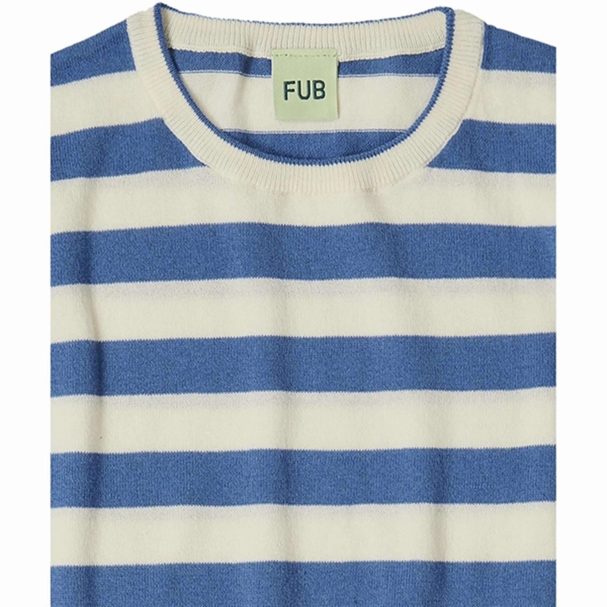 FUB Ecru/Azure T-shirt Relaxed Outfit
