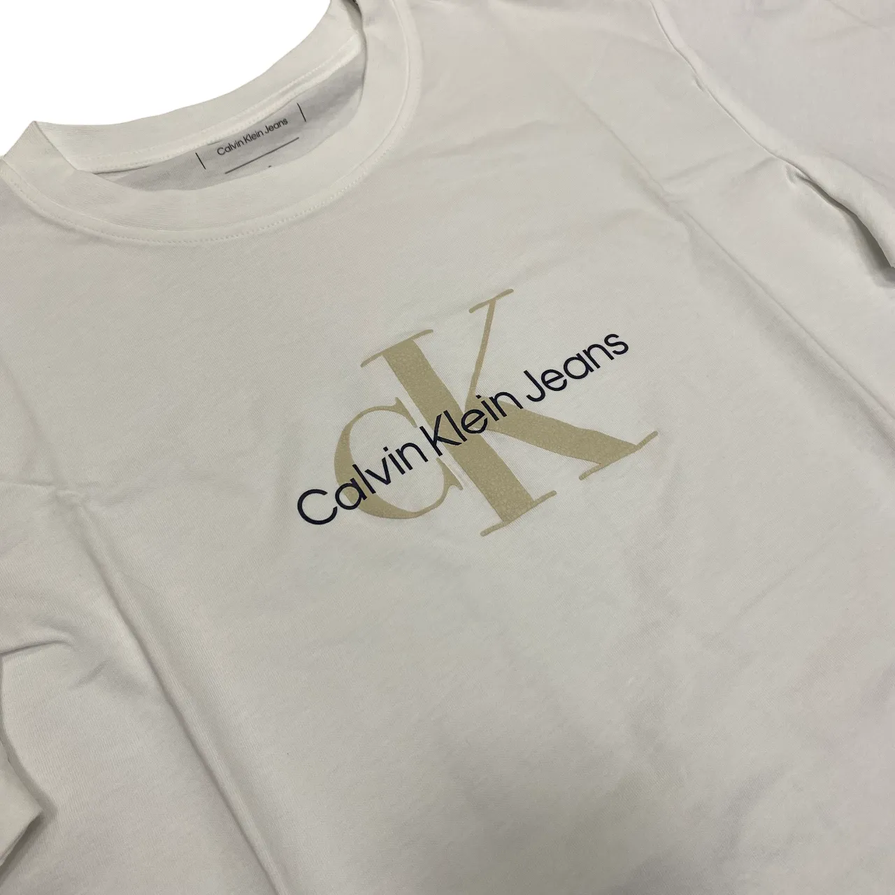 Calvin Klein maglietta manica corta da uomo con Monogramma J30J326863YAF bianco-beige TexturedWeavePattern Microfiber Blend