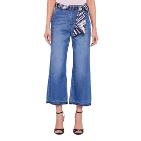 Trendy Wear Gaud?? pantalone jeans da donna largo a vita alta con foulard come cintura 511BD26010 blu chiaro