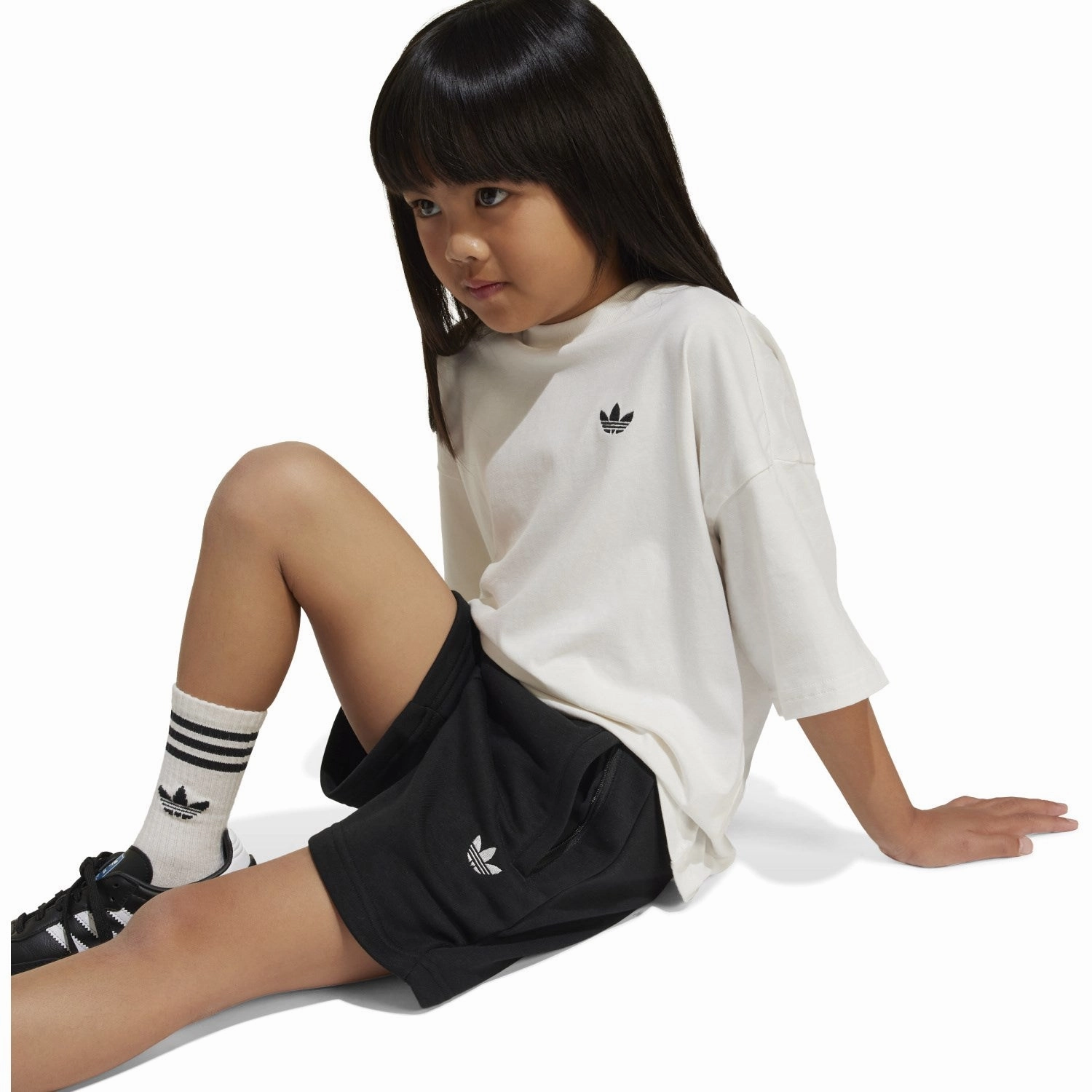Chafe Free Edging adidas Originals White/Black Lk Dy Mm Shorts Set