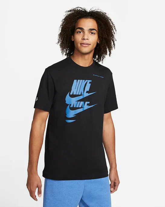 Nike T-shirt Sportwear Essentials DM6377 010 black Versatile Layering