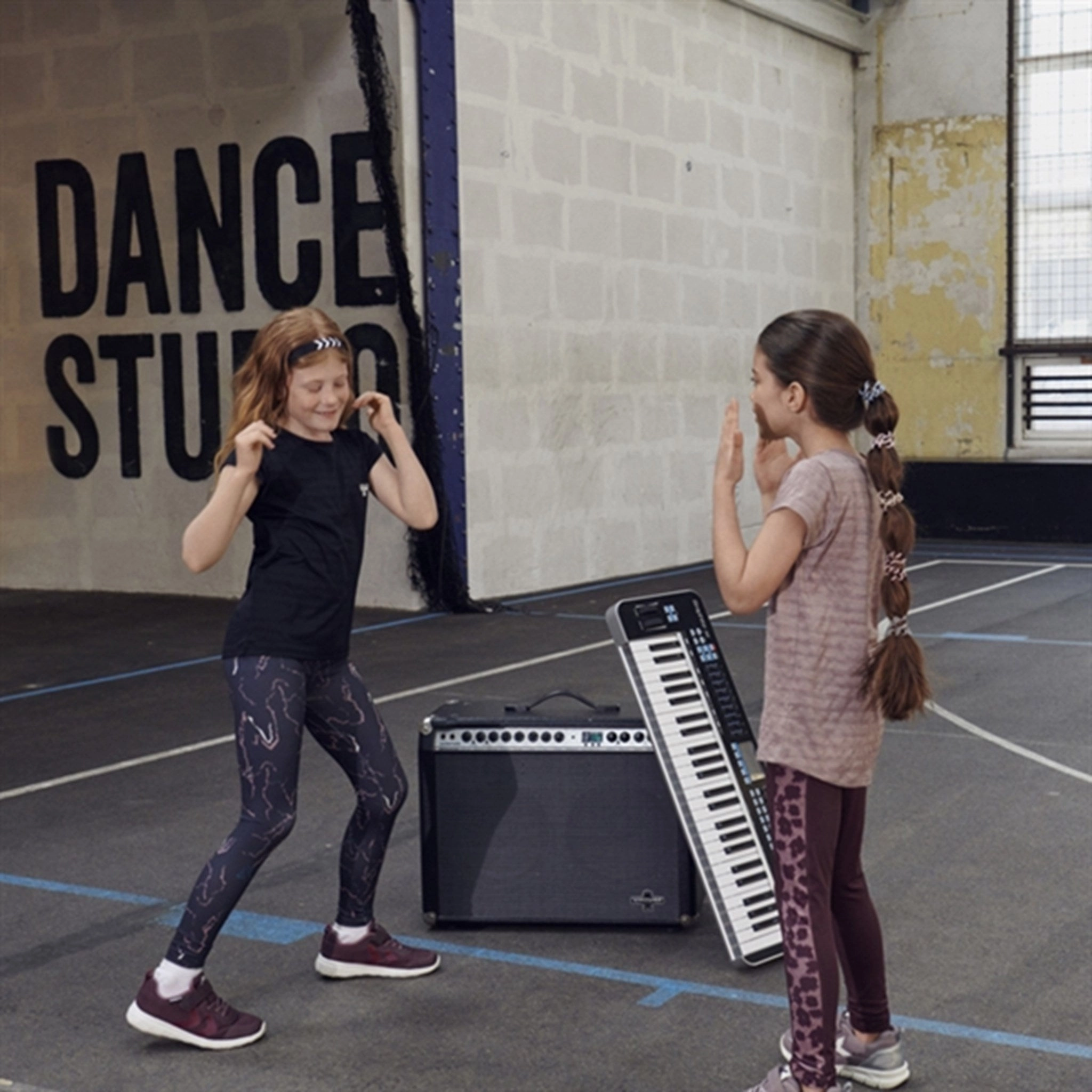 Hummel Black Sutkin T-Shirt Relax Comfort Style Minimal Trend