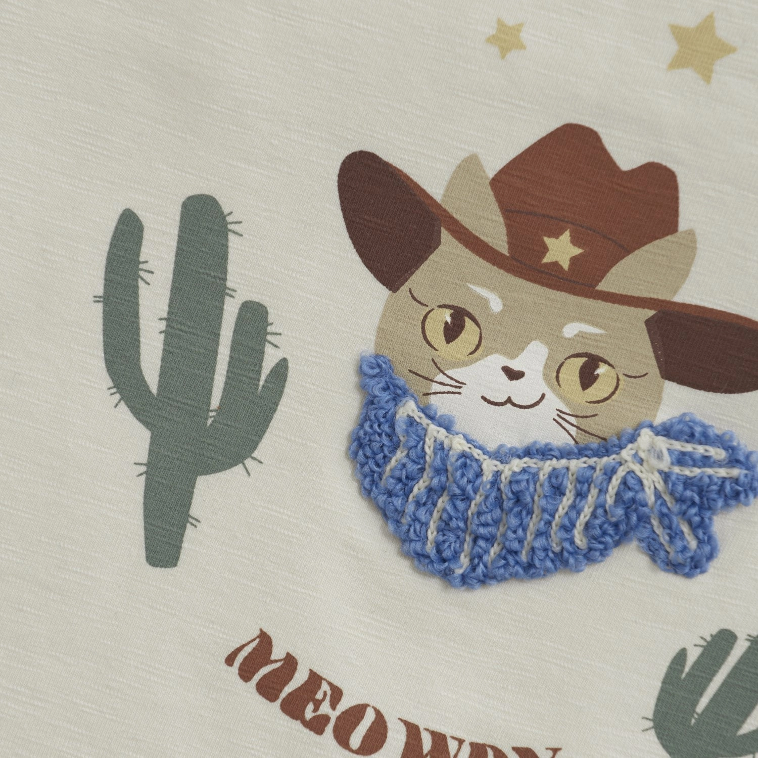 Huttelihut Antique White T-Shirt Layered Collar Structure Drop Shoulder Cut