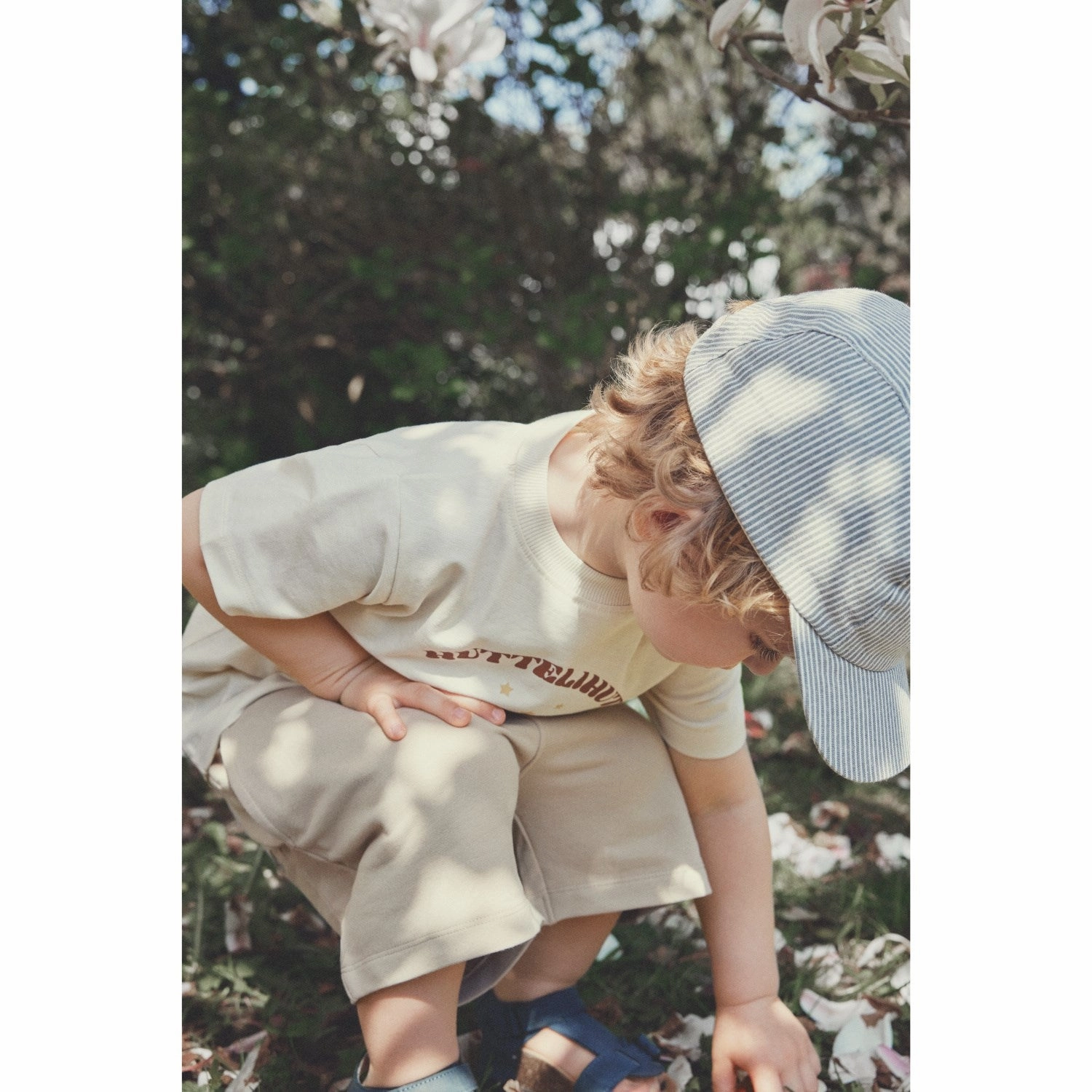 Huttelihut Antique White T-Shirt Trendy Comfort