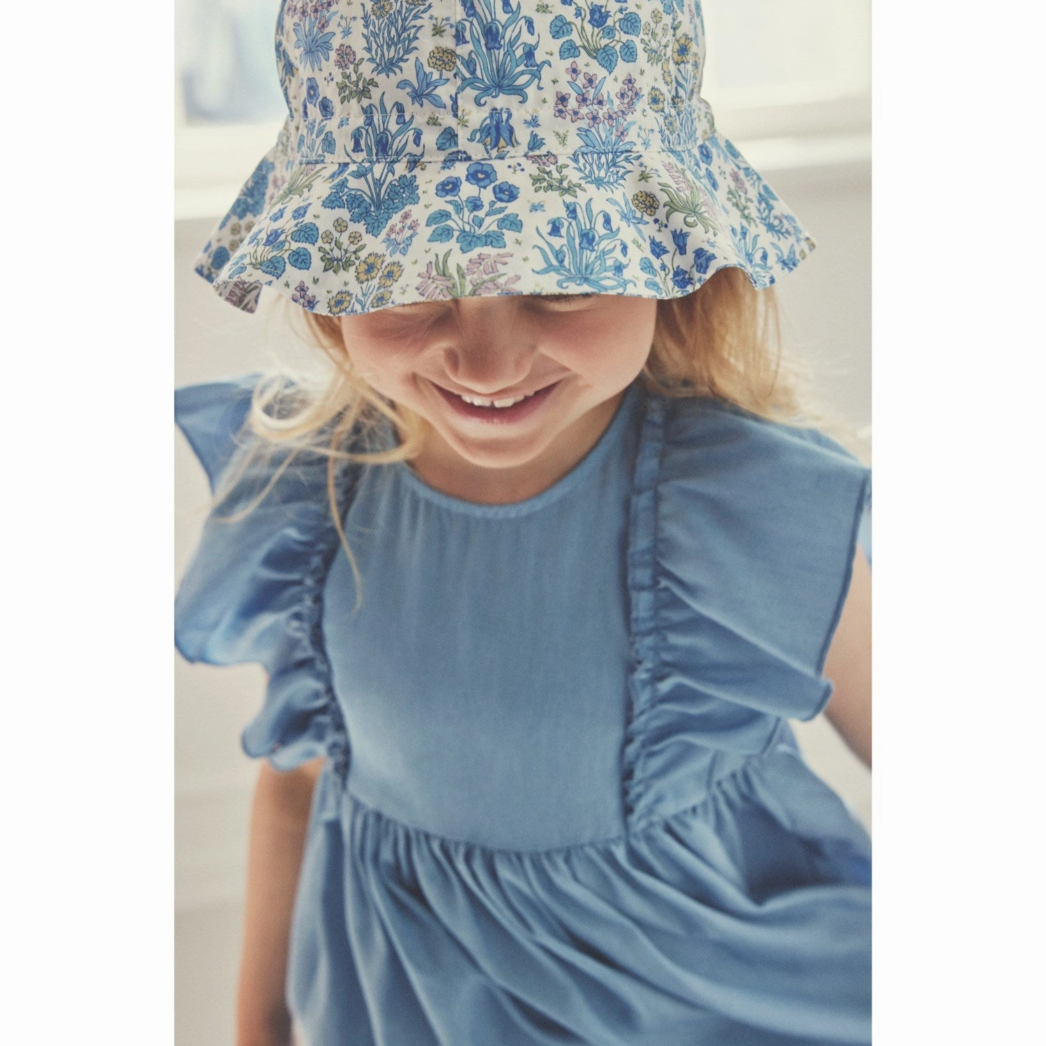 Satin-Edge Huttelihut Soft Chambray Dress Woven