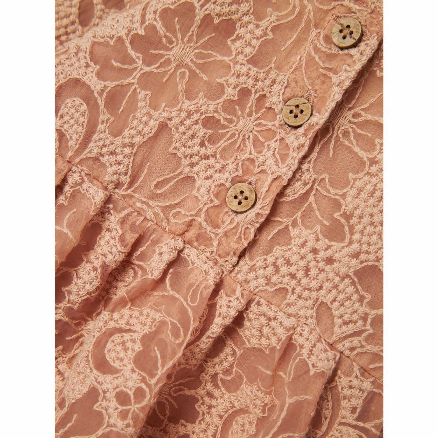 Smooth Motion Flattering Look Lil'Atelier Rugby Tan Roseli Loose Body Dress