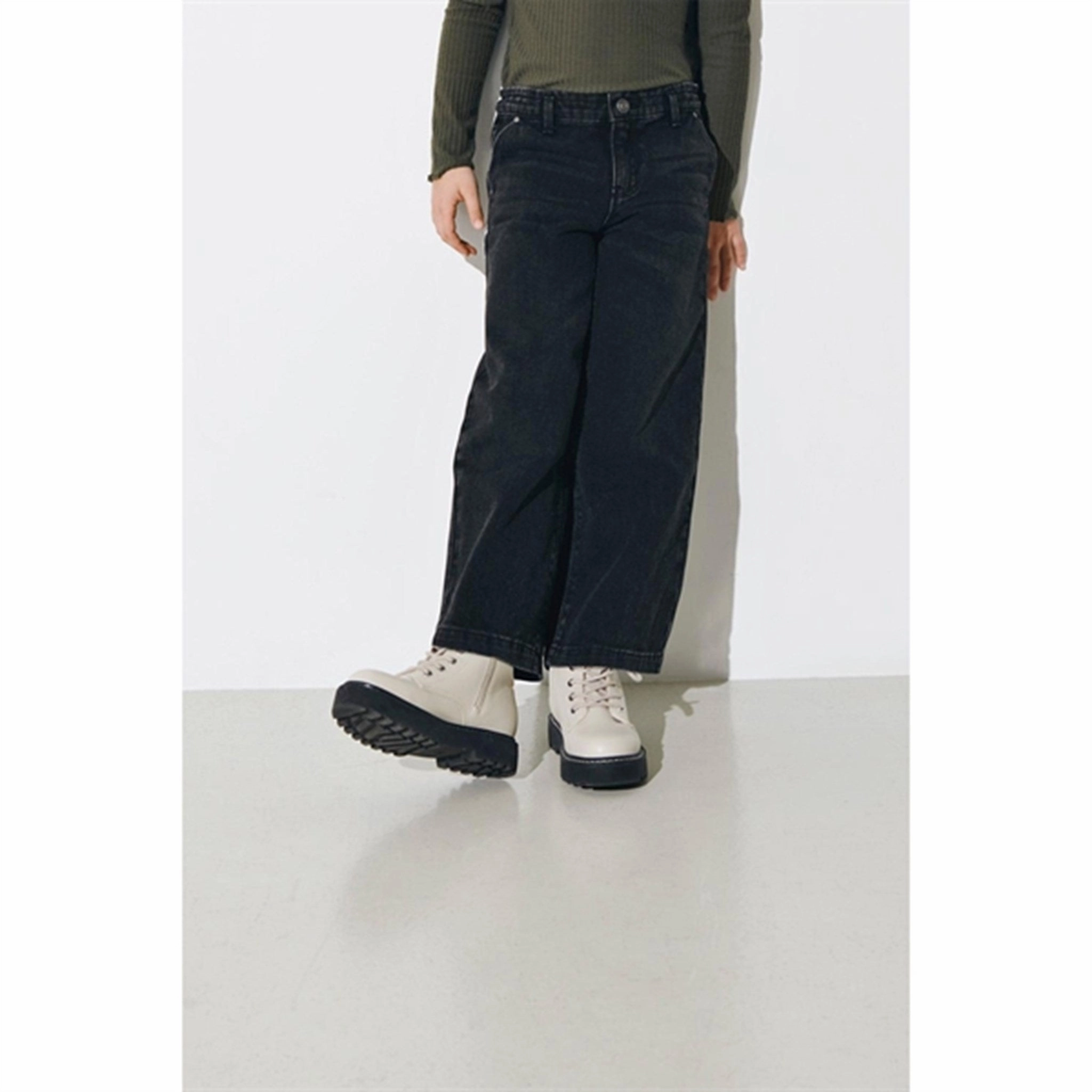 Wrinkle Free Fabric Treatment Artist Vibe Travel Outfit Kids ONLY Washed Black Comet Wide Denim Jeans Noos