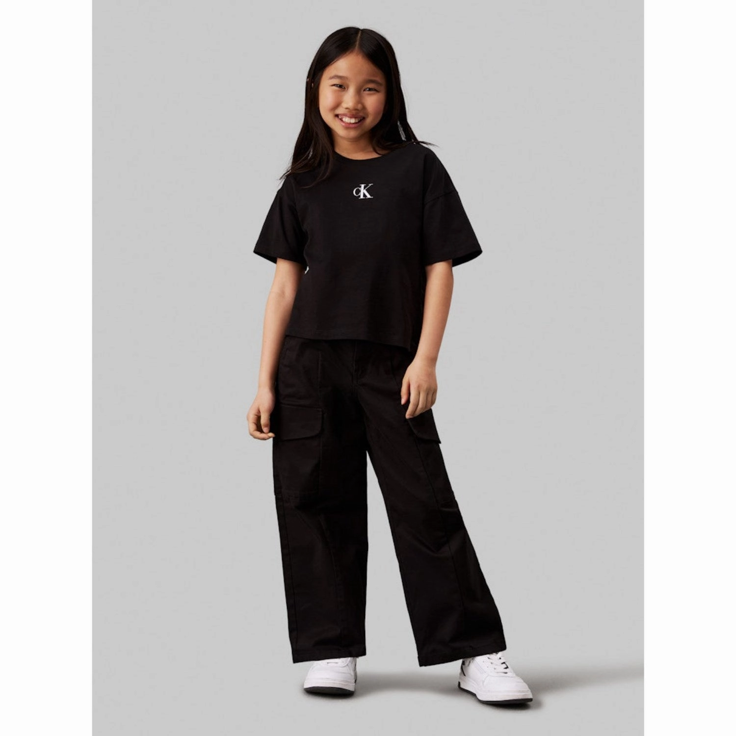 SeamlessConstruction cycling outfit Calvin Klein Ck Black Ck LAndo Boxy Tee Ss