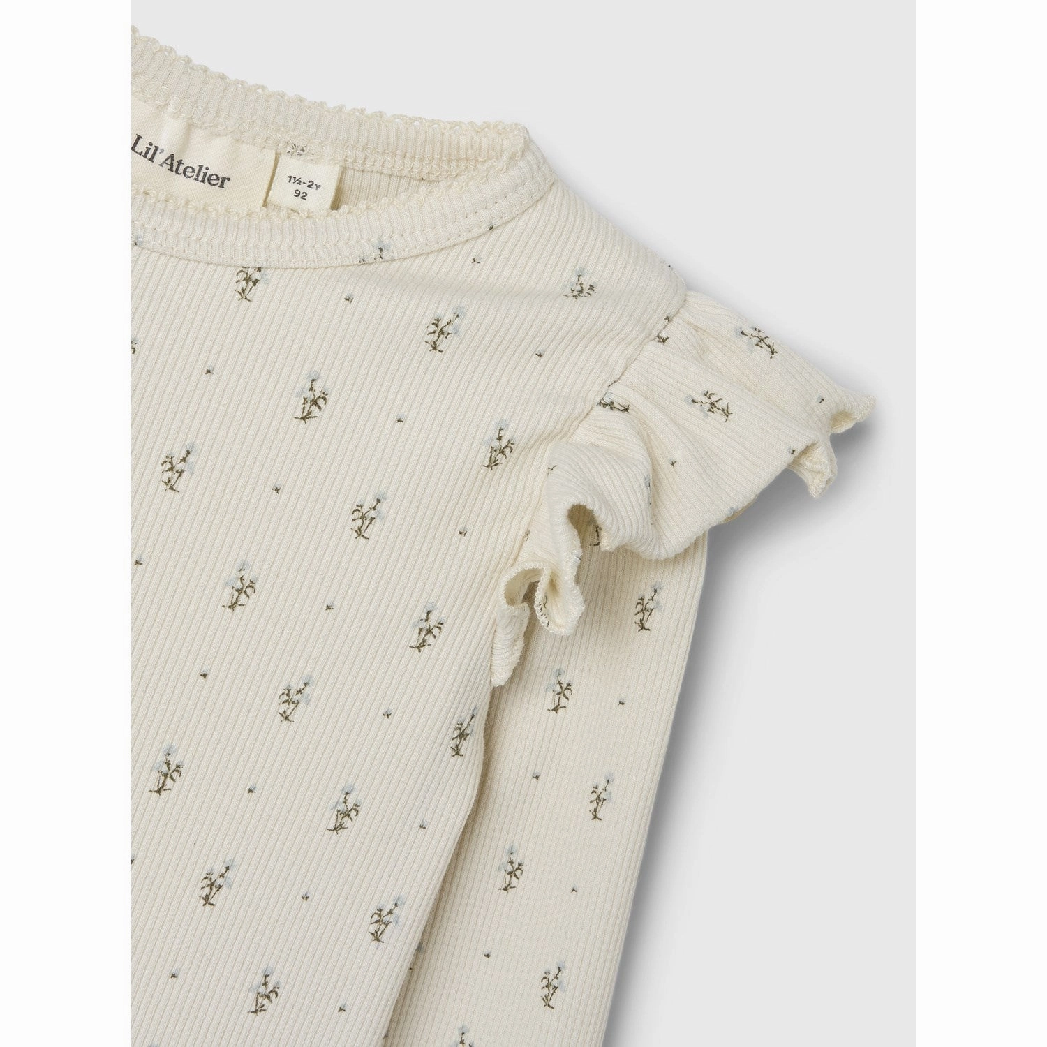 Lil'Atelier Turtledove Blue Flowers Gago Kuo Slim Blouse Fitted Silhouette